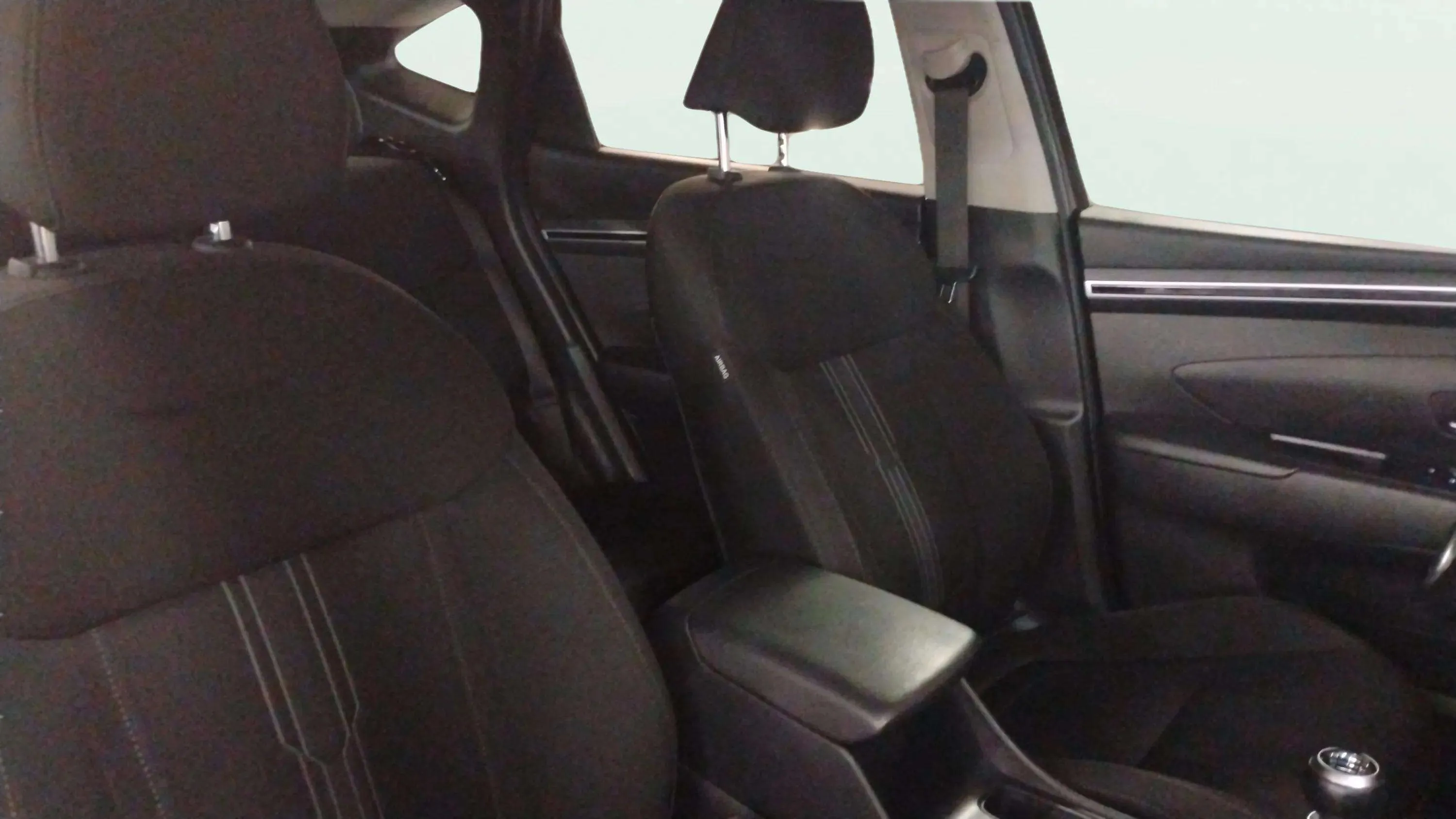 Hyundai Tucson 1.6 T-GDi 48V Maxx Sky - foto 11
