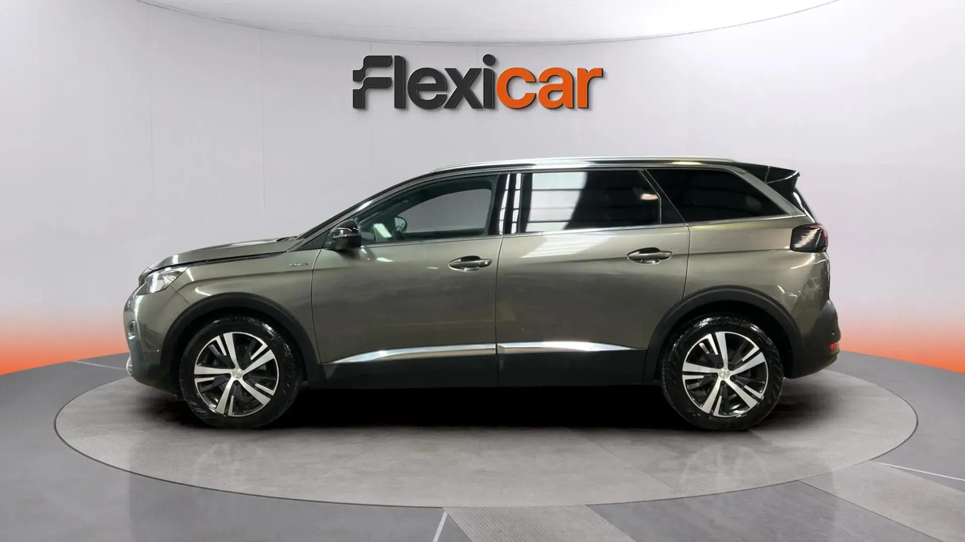 Peugeot 5008 Allure 1.2L PureTech (130) EAT6 - foto 5