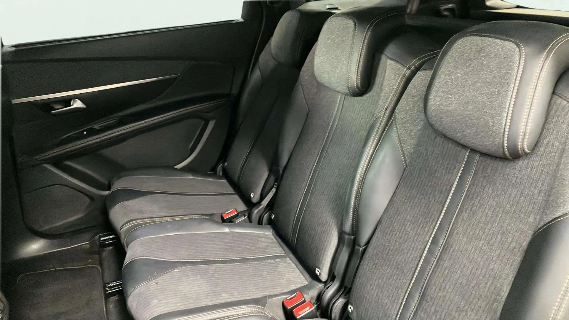 Peugeot 5008 Allure 1.2L PureTech (130) EAT6 - foto 10