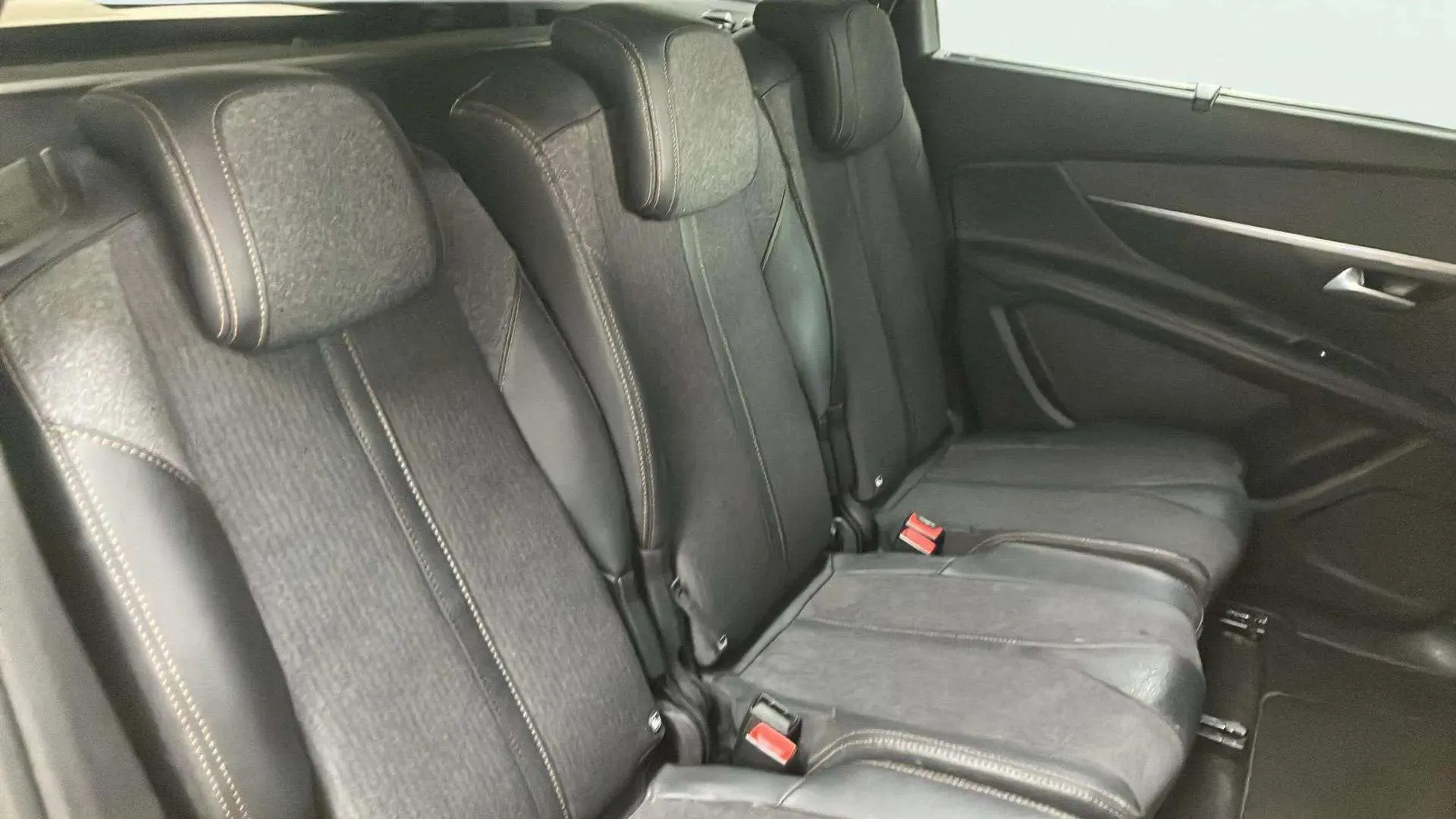 Peugeot 5008 Allure 1.2L PureTech (130) EAT6 - foto 14
