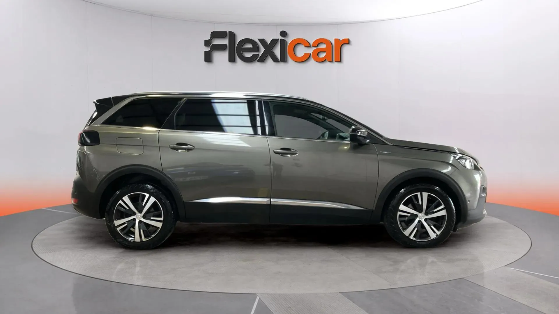 Peugeot 5008 Allure 1.2L PureTech (130) EAT6 - foto 3