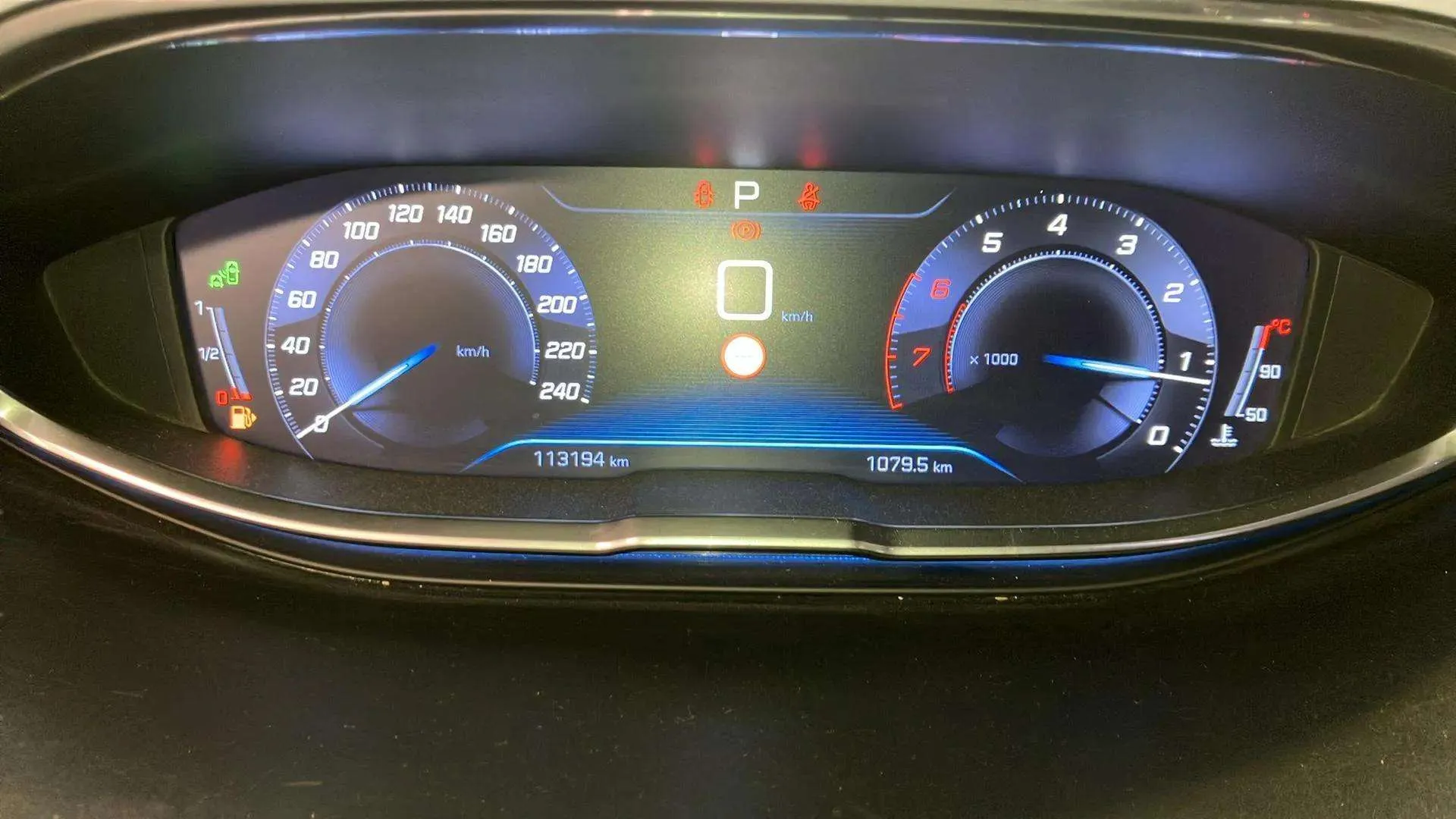 Peugeot 5008 Allure 1.2L PureTech (130) EAT6 - foto 8