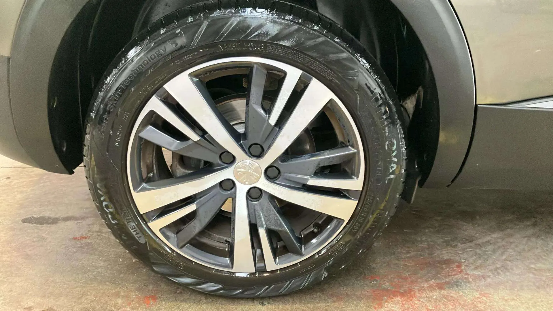 Peugeot 5008 Allure 1.2L PureTech (130) EAT6 - foto 22