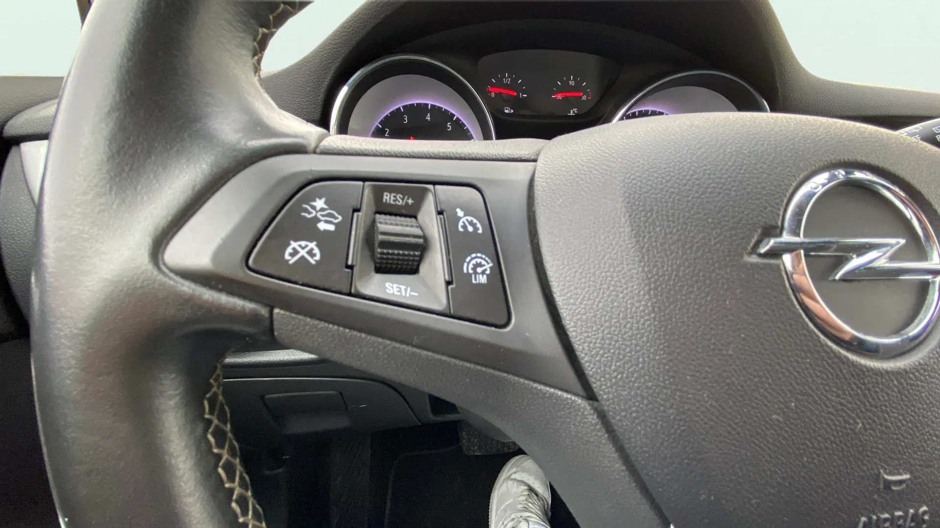 Opel Astra 1.4T SHT Elegance CVT ST - foto 21