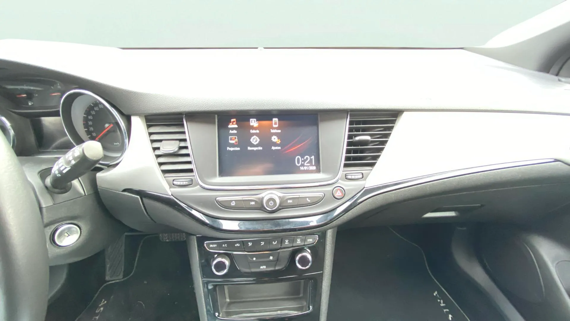 Opel Astra 1.4T SHT Elegance CVT ST - foto 11