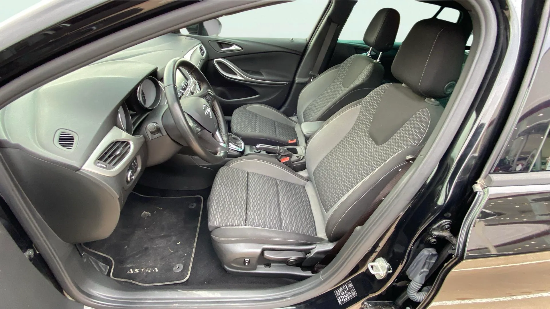 Opel Astra 1.4T SHT Elegance CVT ST - foto 14