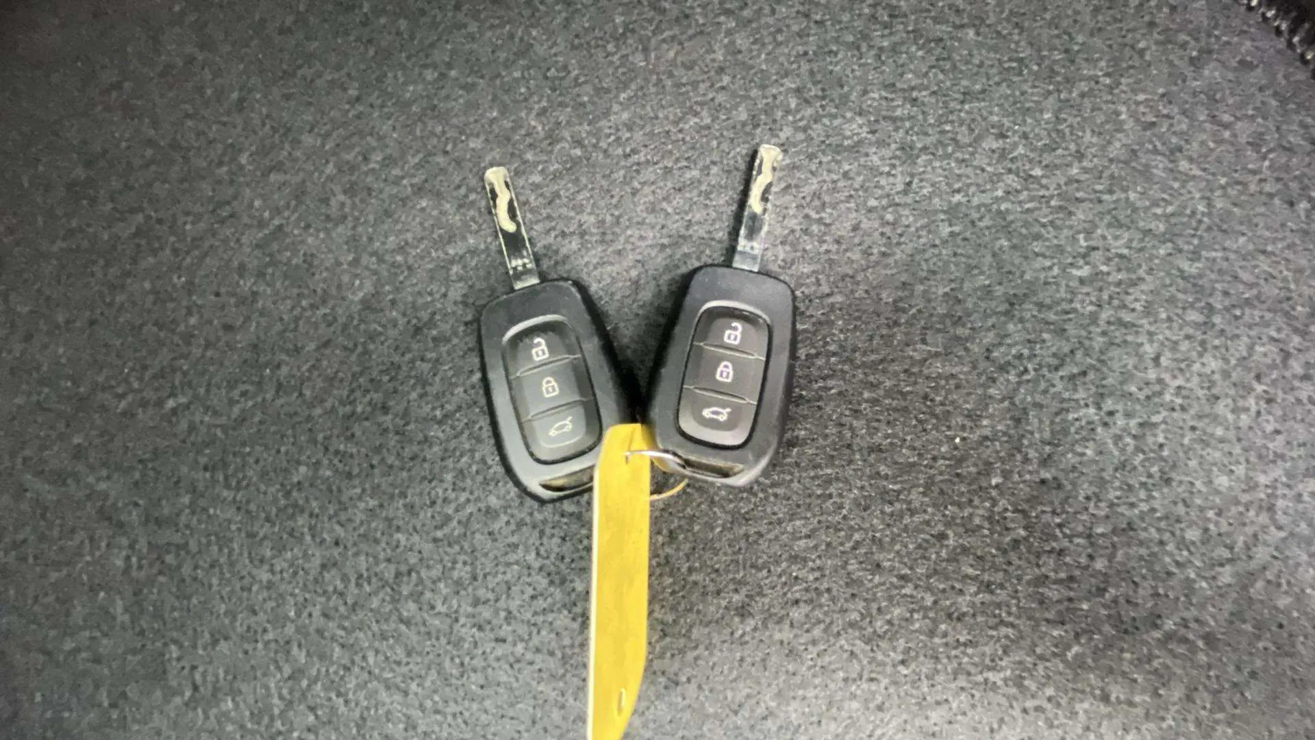 Dacia Sandero Stepway Essential TCe (90V) - foto 19
