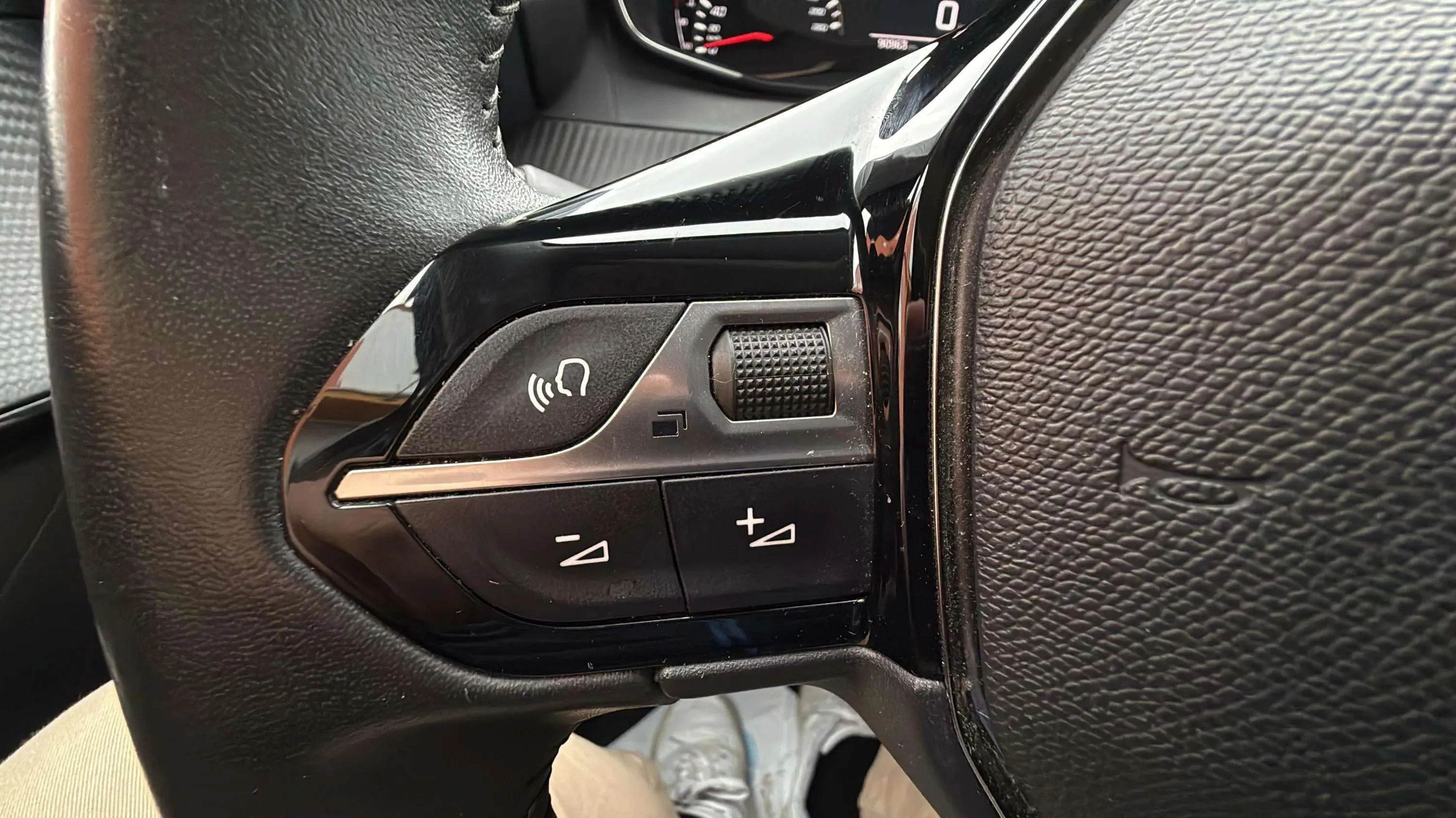 Peugeot 208 PureTech Allure - foto 12