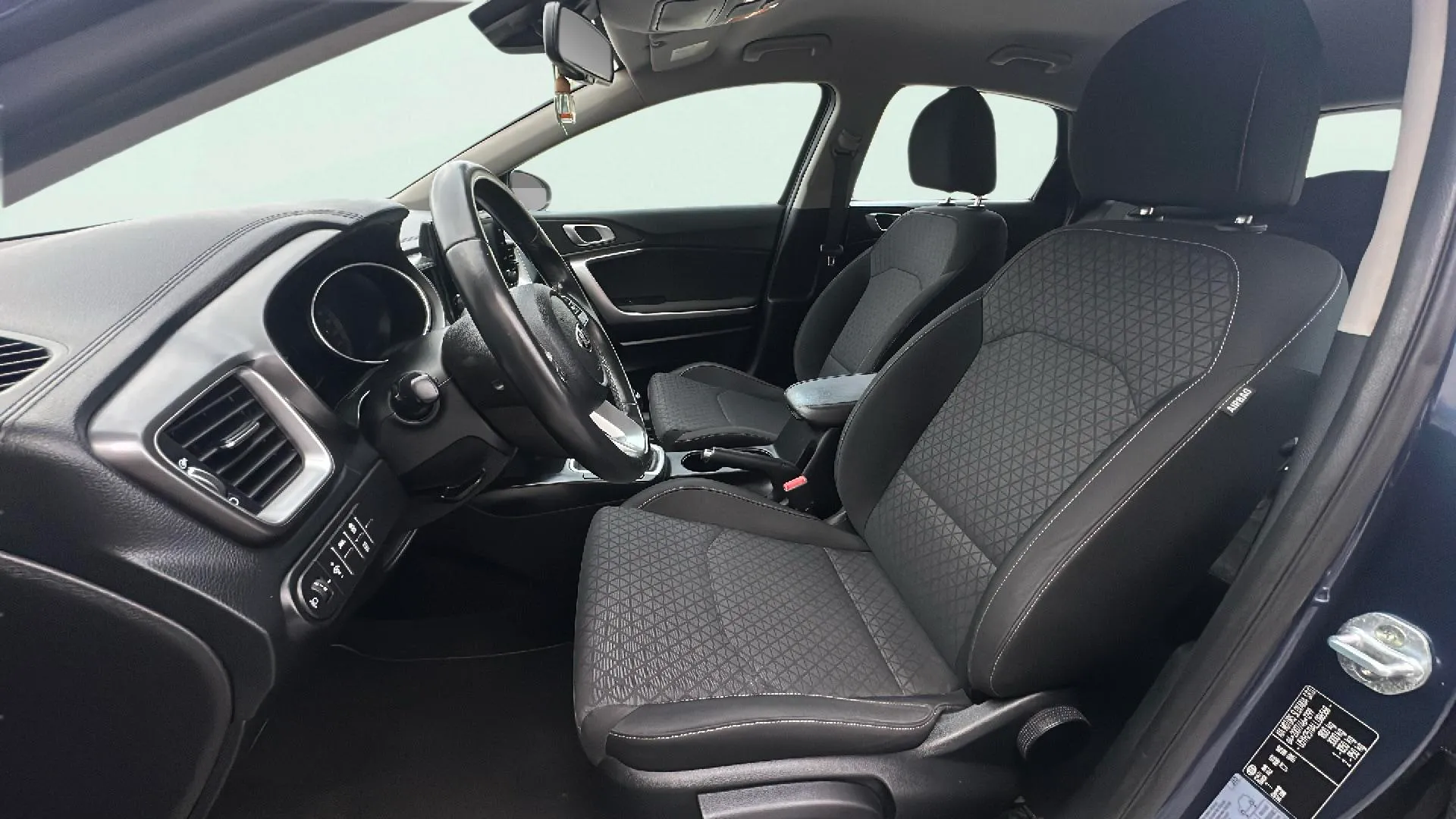 Kia Ceed 1.0 T-GDi - foto 10