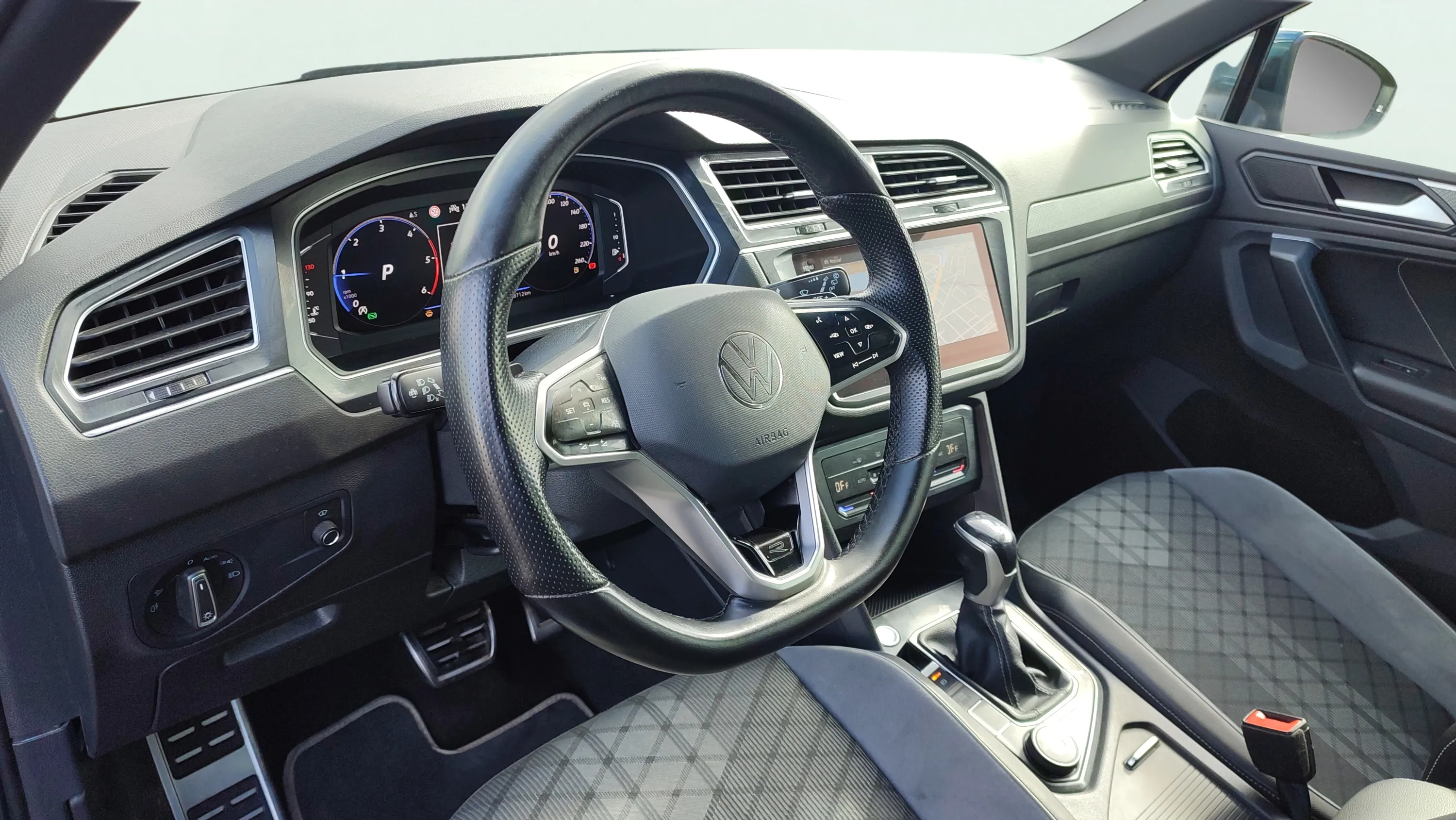 Volkswagen Tiguan R-Line 2.0 TDI DSG 4Motion - foto 22