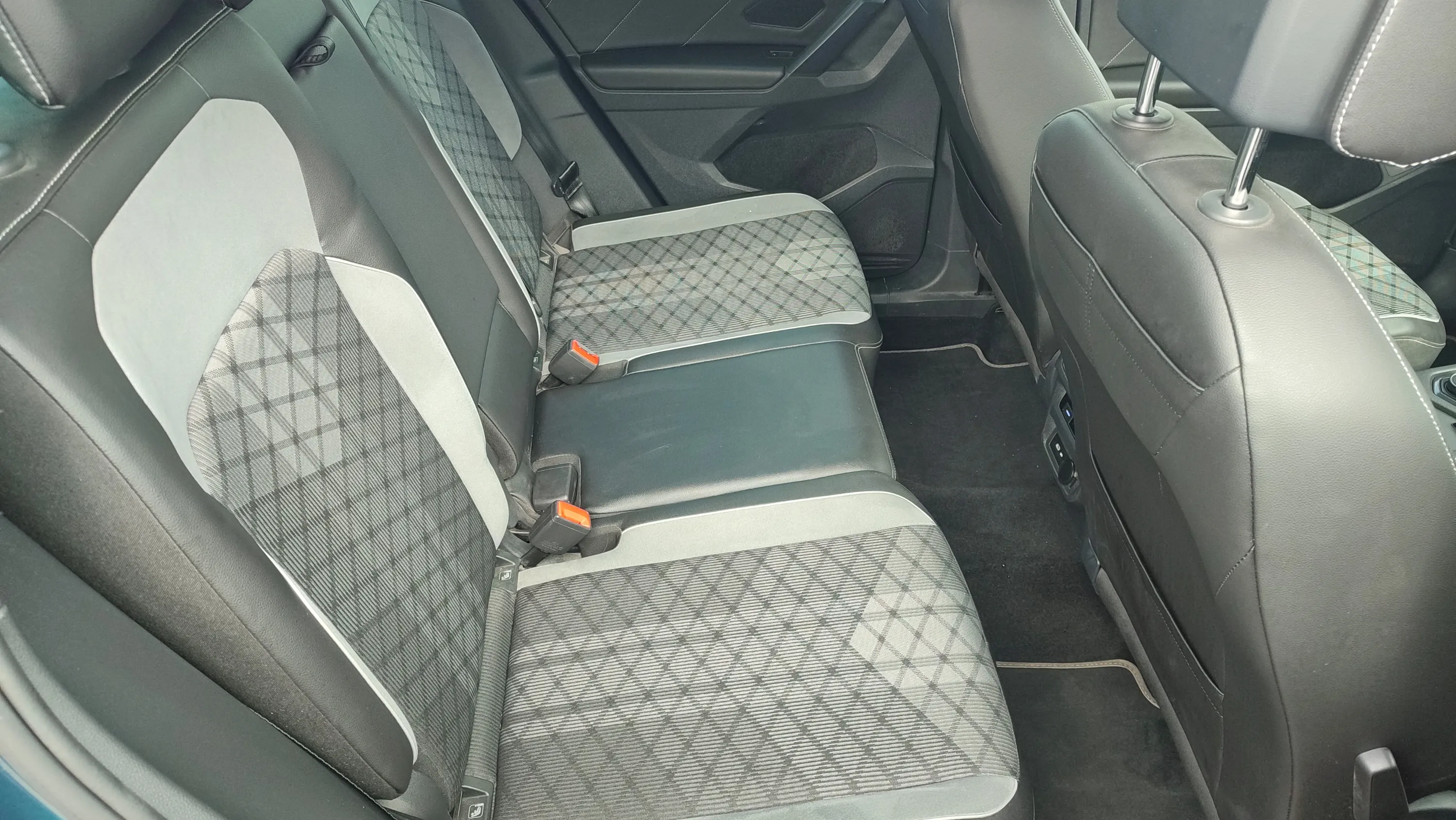 Volkswagen Tiguan R-Line 2.0 TDI DSG 4Motion - foto 27