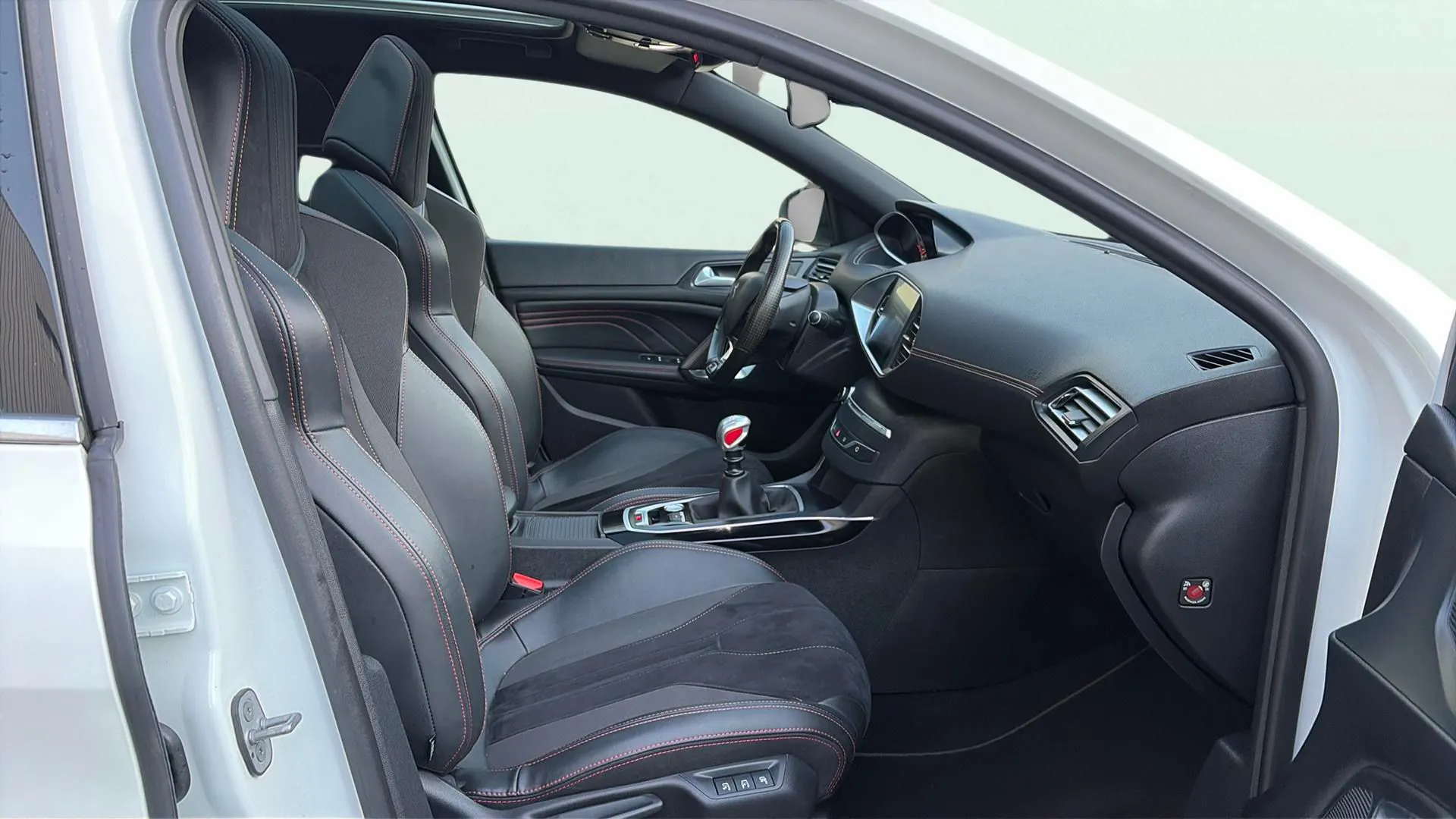 Peugeot 308 GTI 1.6 PureTech - foto 12