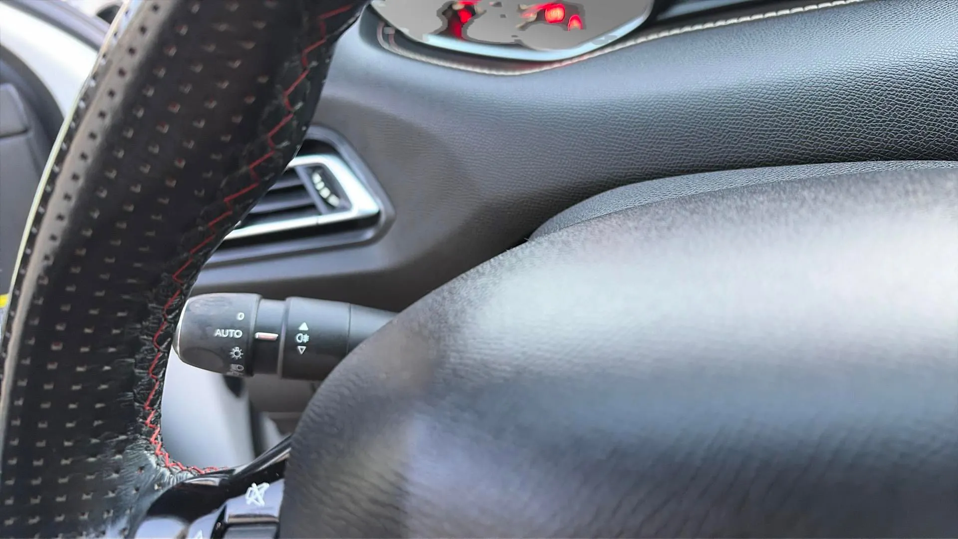 Peugeot 308 GTI 1.6 PureTech - foto 17