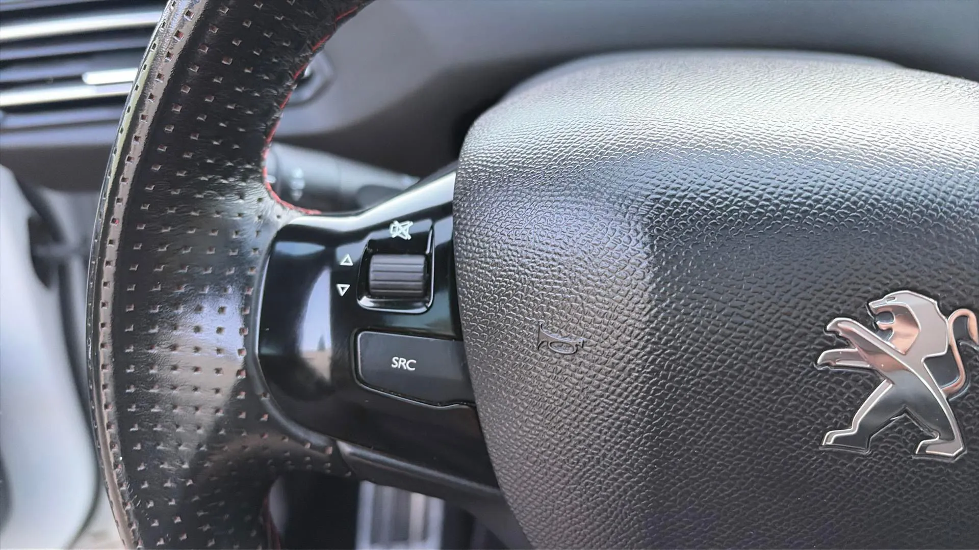 Peugeot 308 GTI 1.6 PureTech - foto 15