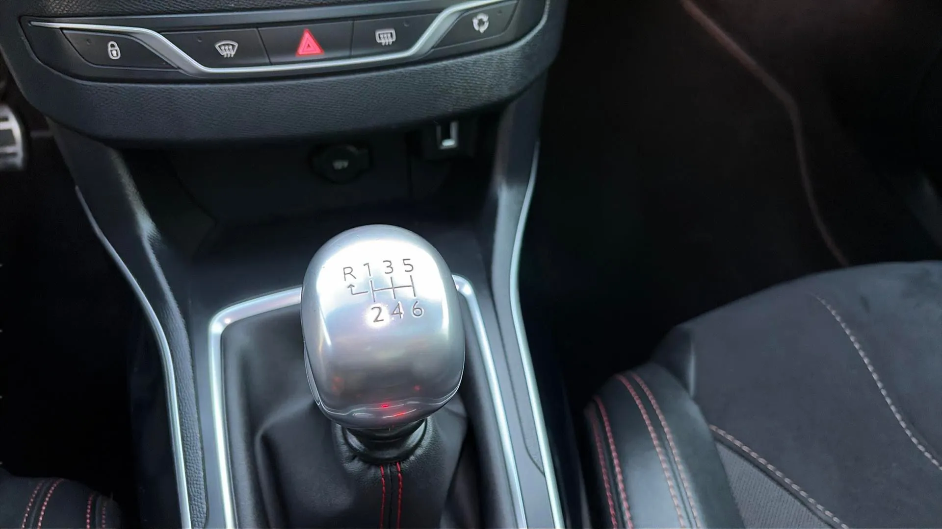 Peugeot 308 GTI 1.6 PureTech - foto 21
