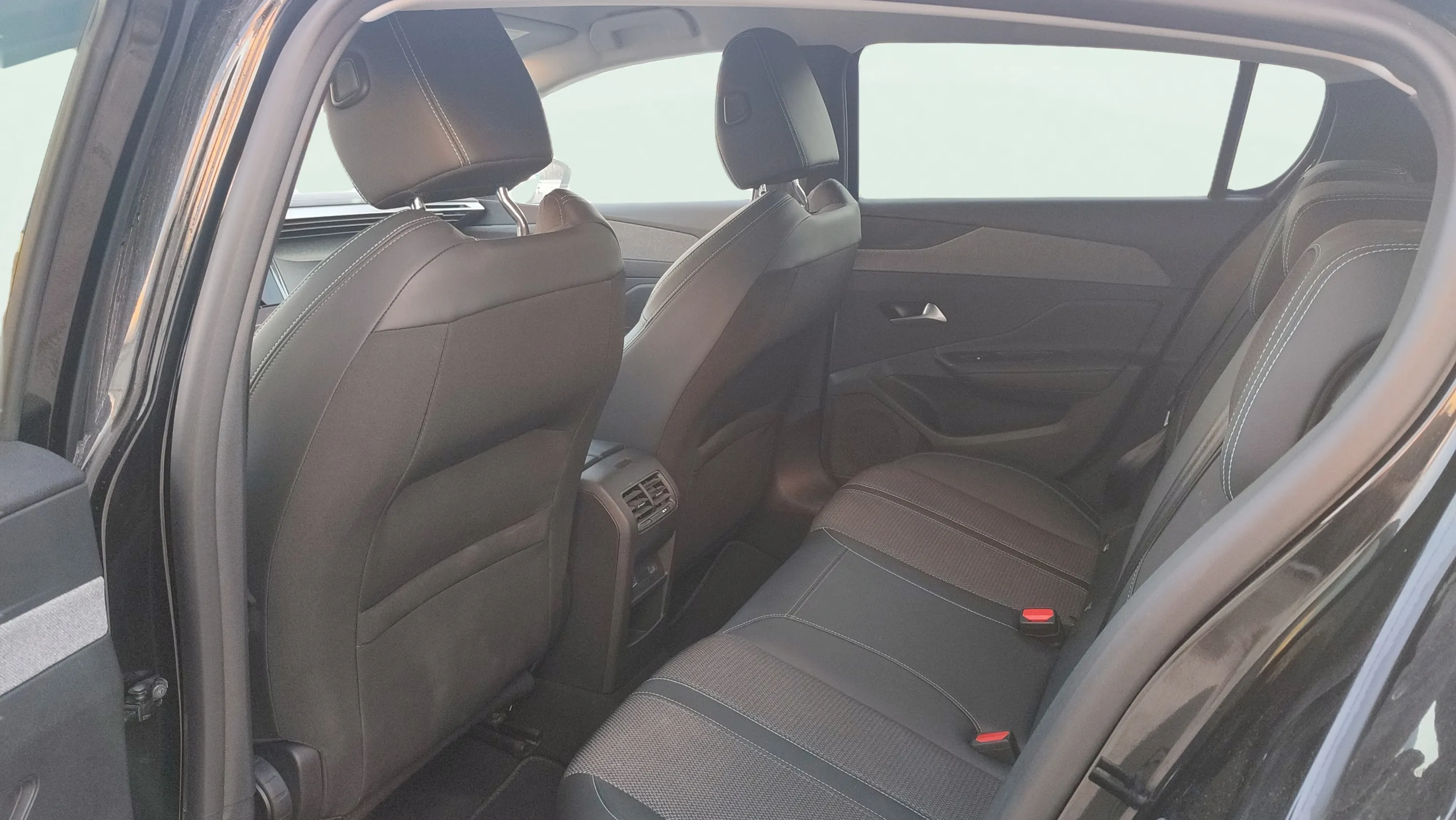 Peugeot 308 Allure PureTech 130 - foto 15