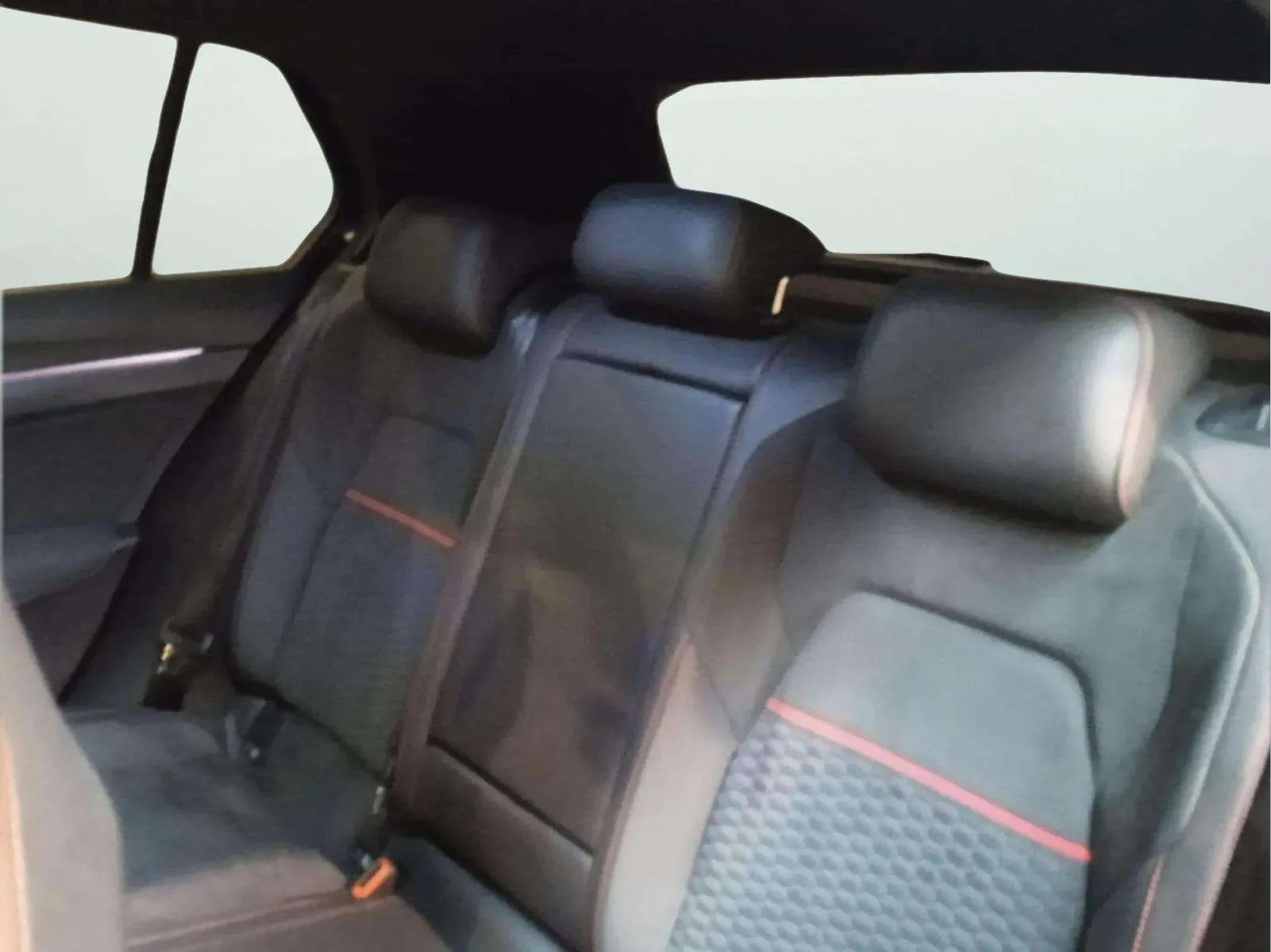 Volkswagen Golf GTI Clubsport 2.0 TSI DSG - foto 9