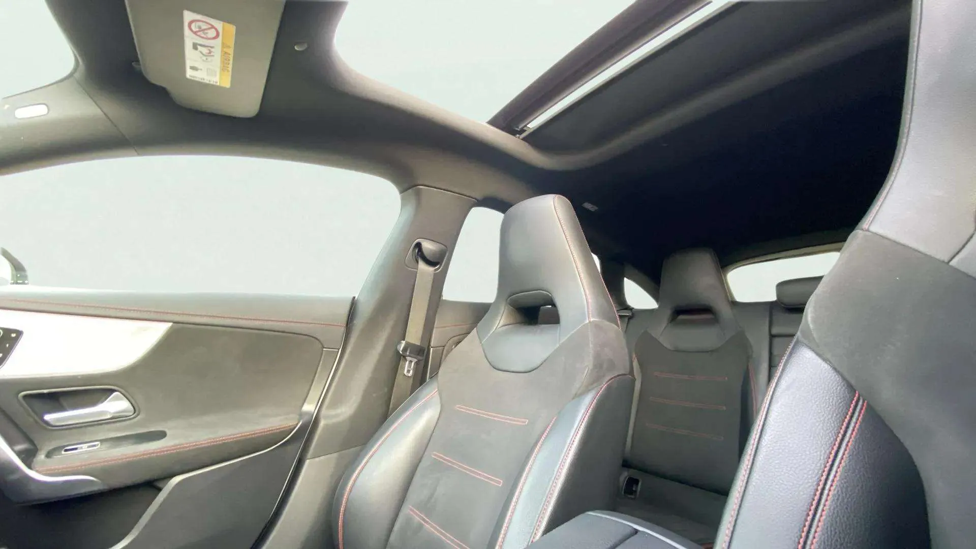 Mercedes-Benz CLA 200 Shooting Brake - foto 33
