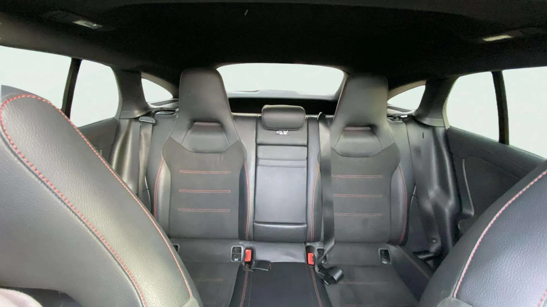 Mercedes-Benz CLA 200 Shooting Brake - foto 15