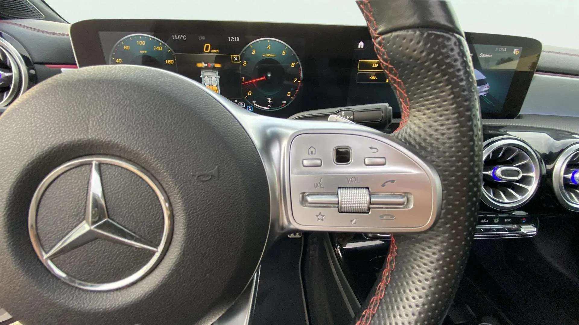 Mercedes-Benz CLA 200 Shooting Brake - foto 23