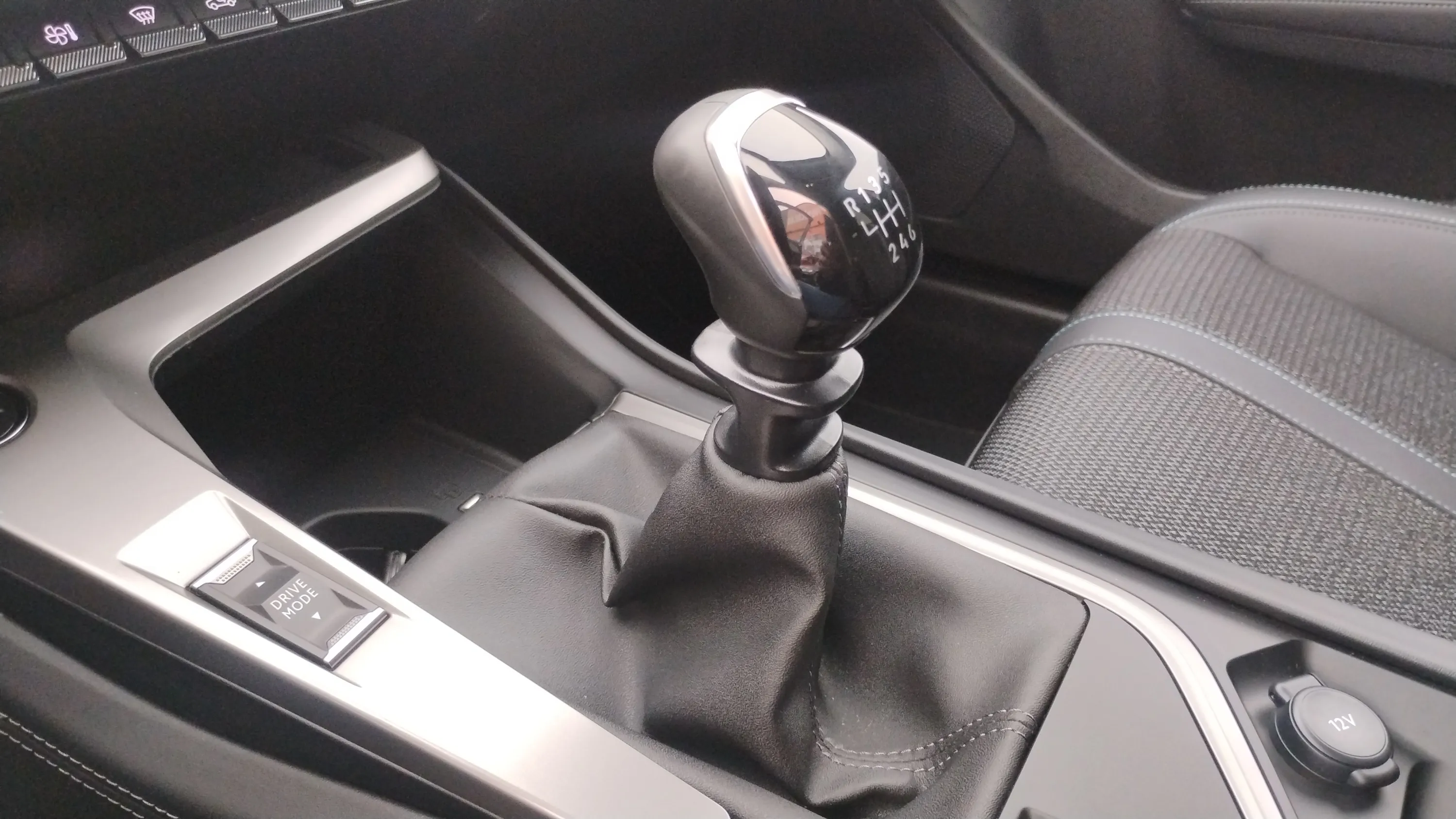 Peugeot 308 Allure PureTech 130 - foto 20