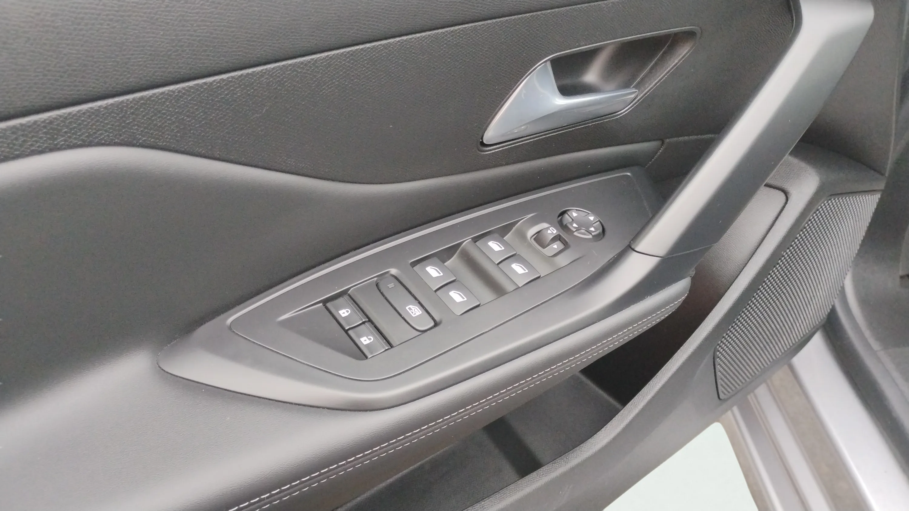 Peugeot 308 Allure PureTech 130 - foto 15