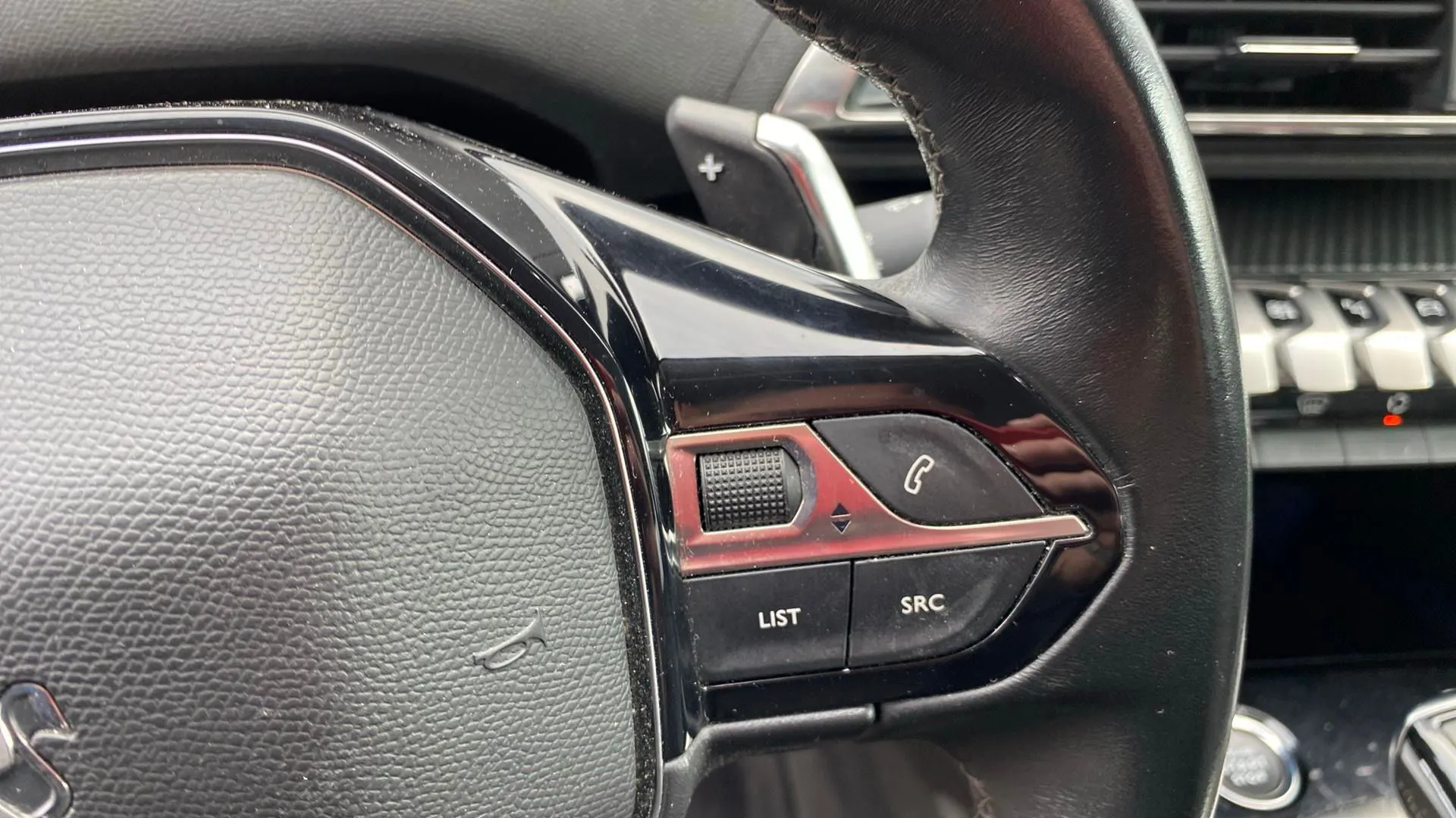 Peugeot 5008 1.2 PureTech Allure EAT8 - foto 15