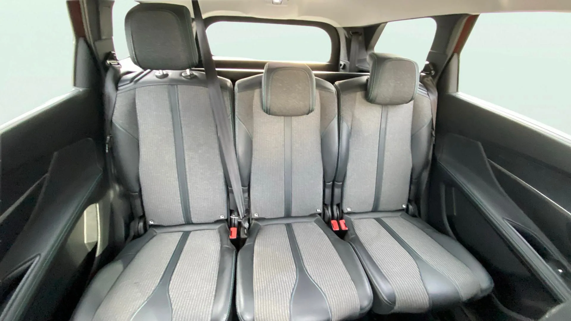 Peugeot 5008 1.2 PureTech Allure EAT8 - foto 20