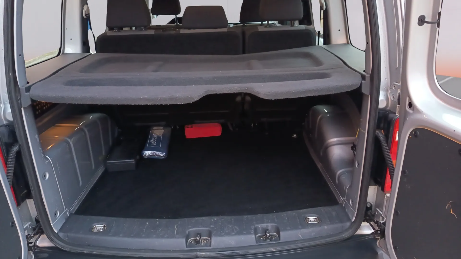 Volkswagen Caddy Beach 2.0 TDI BMT DSG - foto 19