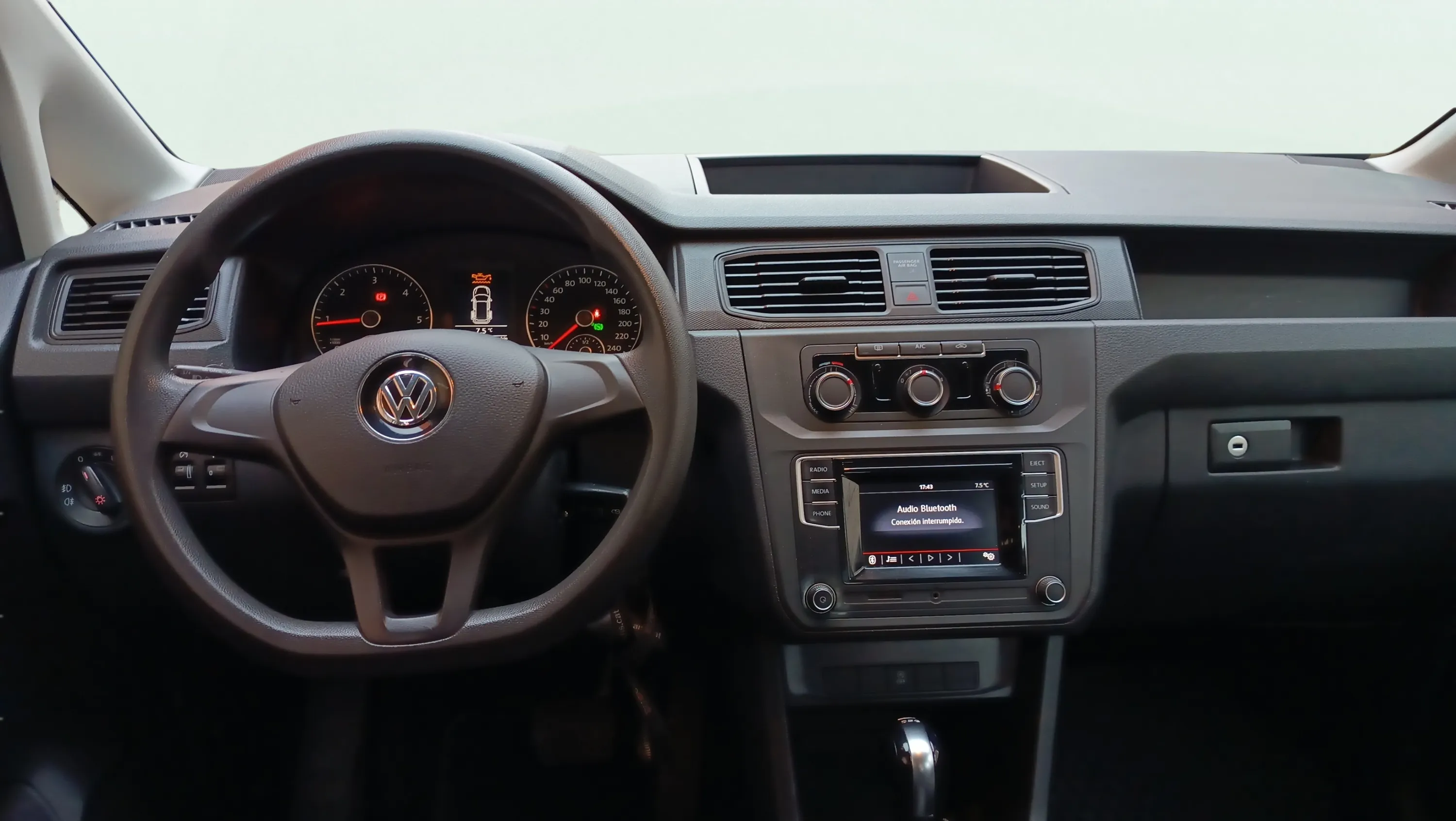 Volkswagen Caddy Beach 2.0 TDI BMT DSG - foto 9