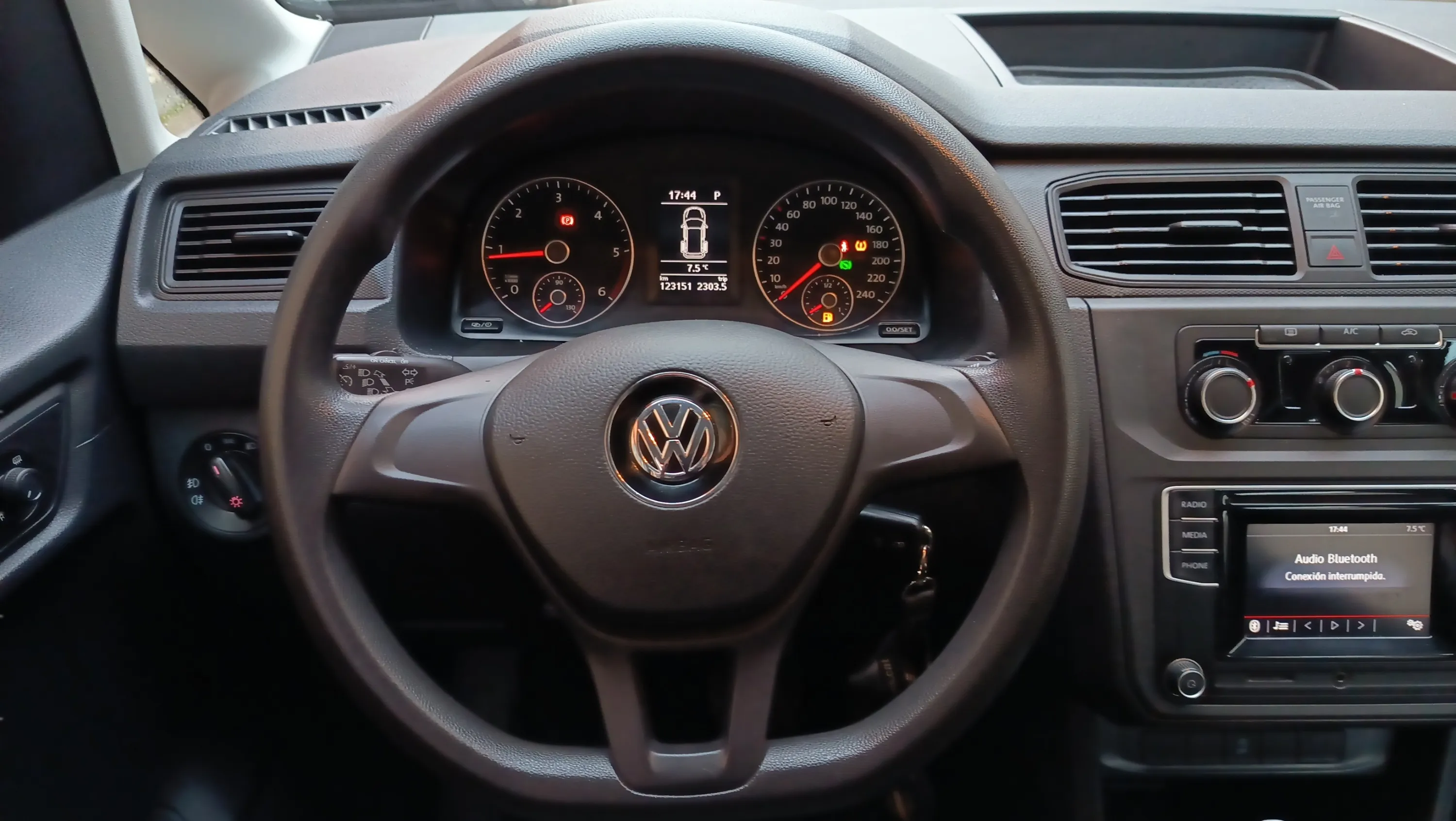 Volkswagen Caddy Beach 2.0 TDI BMT DSG - foto 10