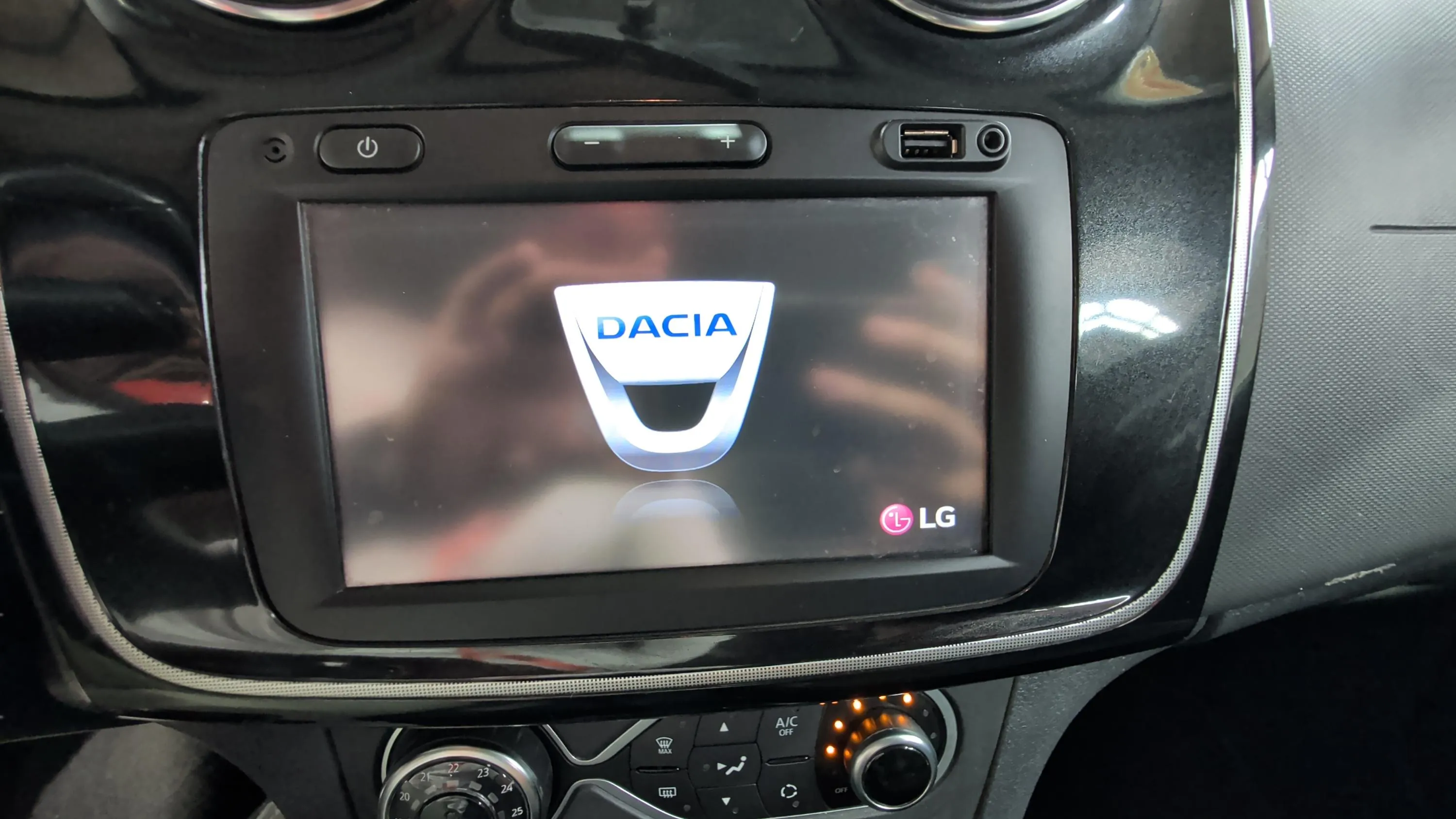 Dacia Sandero Stepway Comfort TCe 18 - foto 6