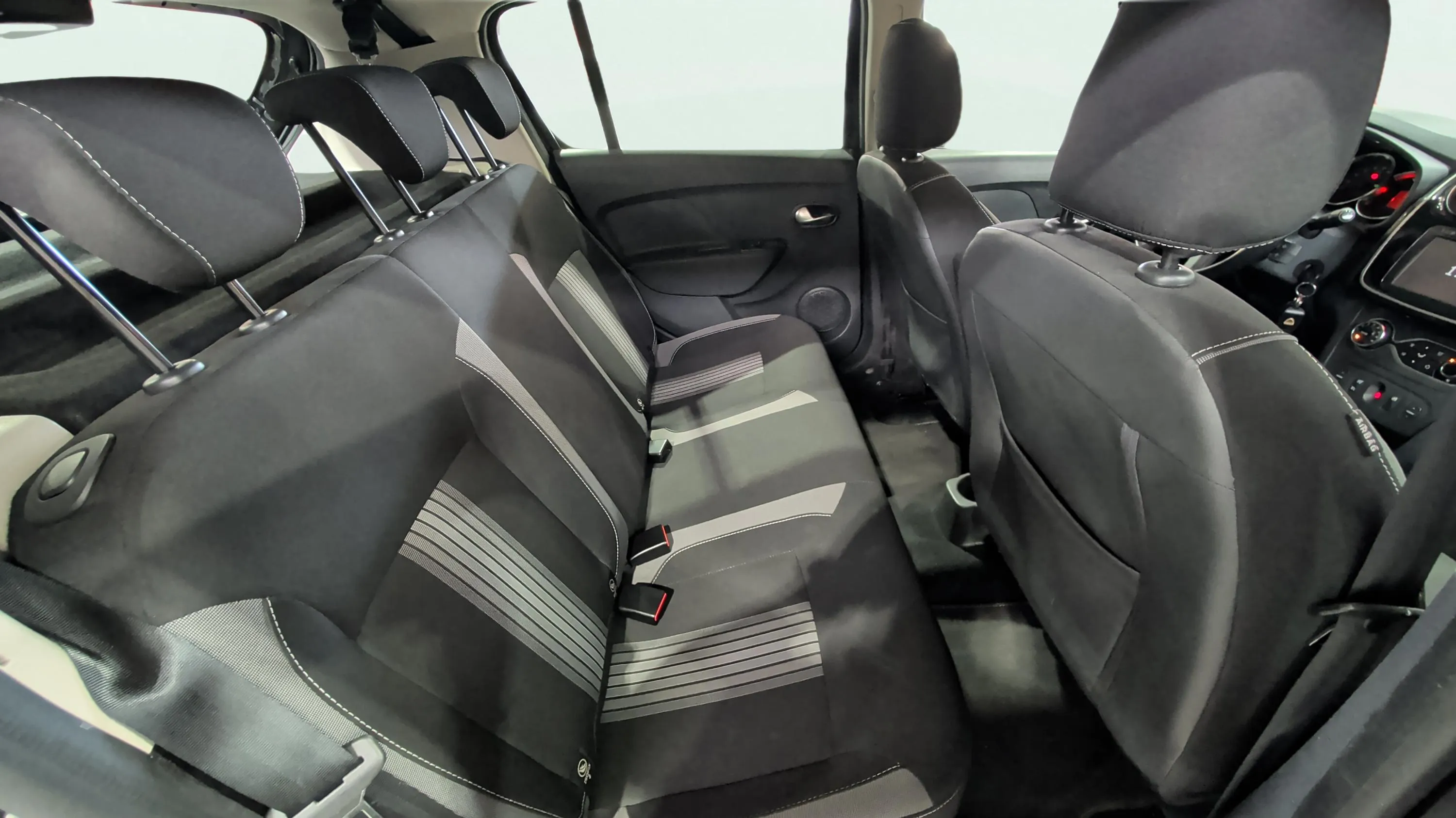 Dacia Sandero Stepway Comfort TCe 18 - foto 10