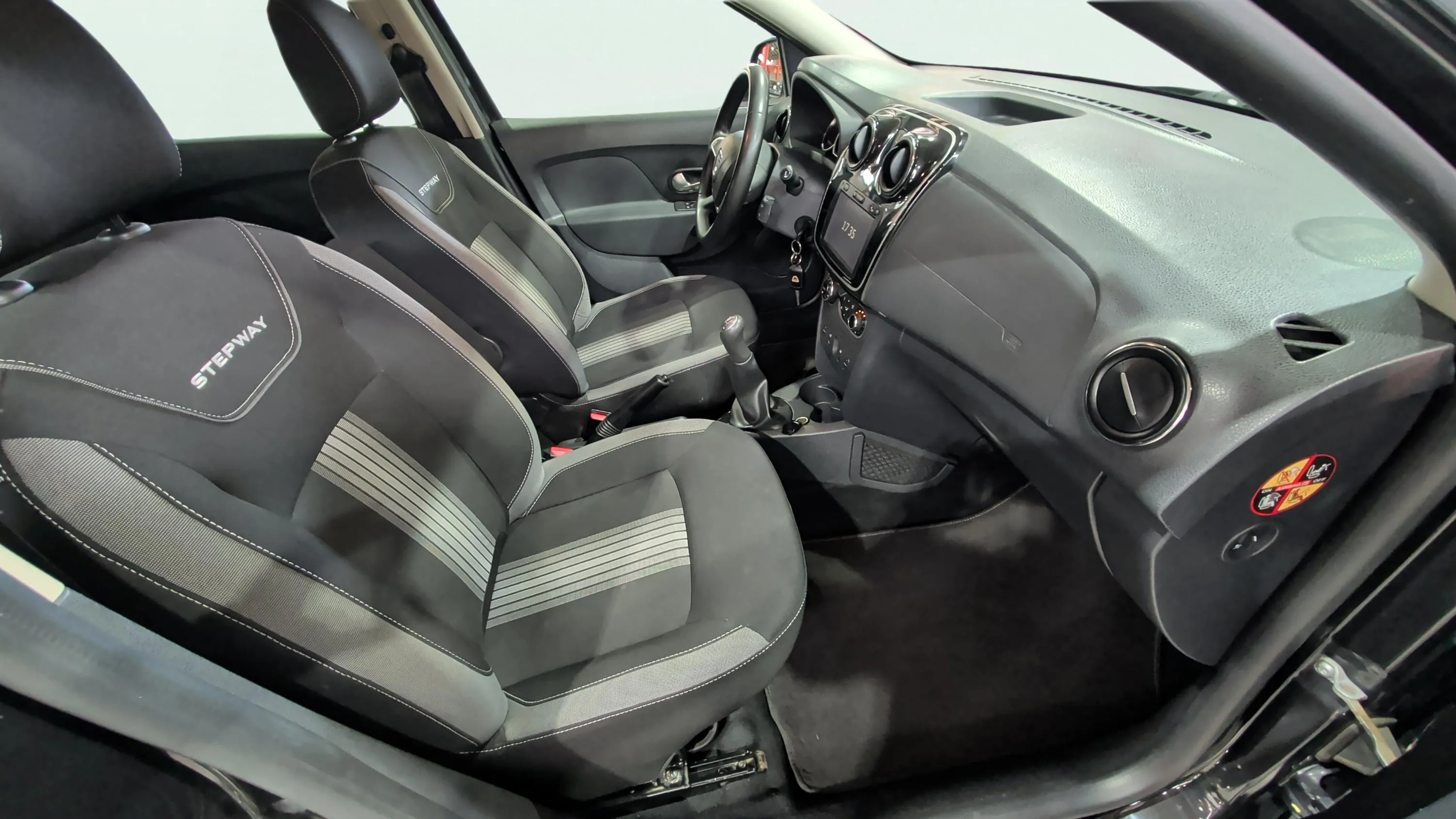 Dacia Sandero Stepway Comfort TCe 18 - foto 9