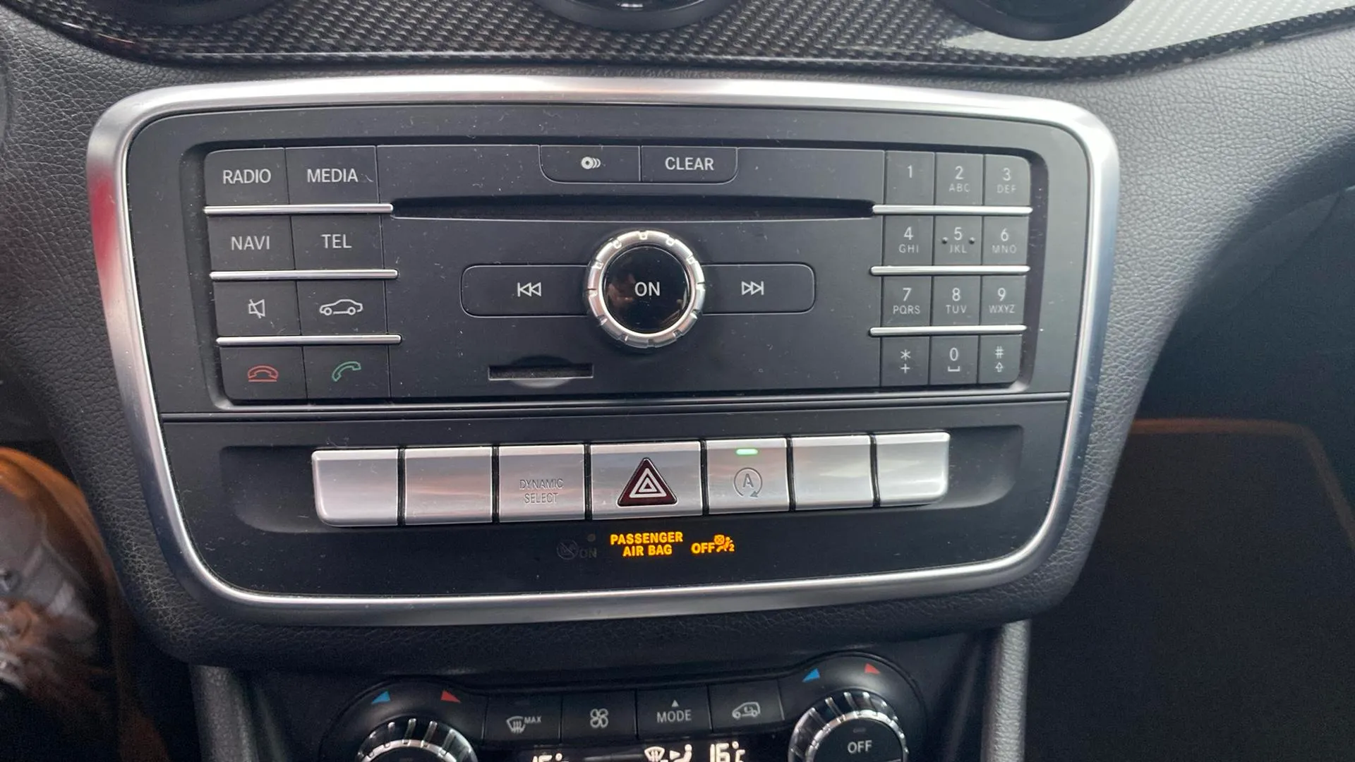 Mercedes-Benz GLA 180 - foto 15