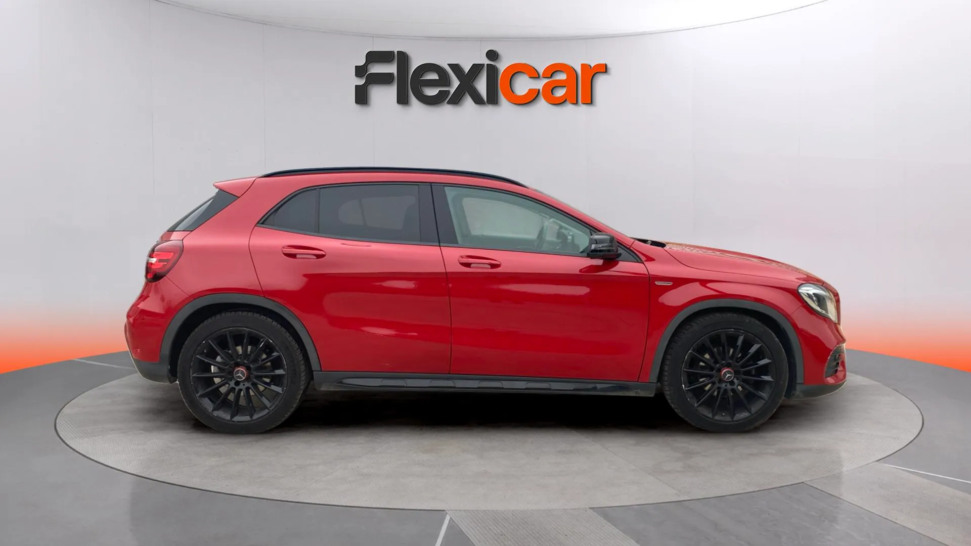 Mercedes-Benz GLA 180 - foto 7