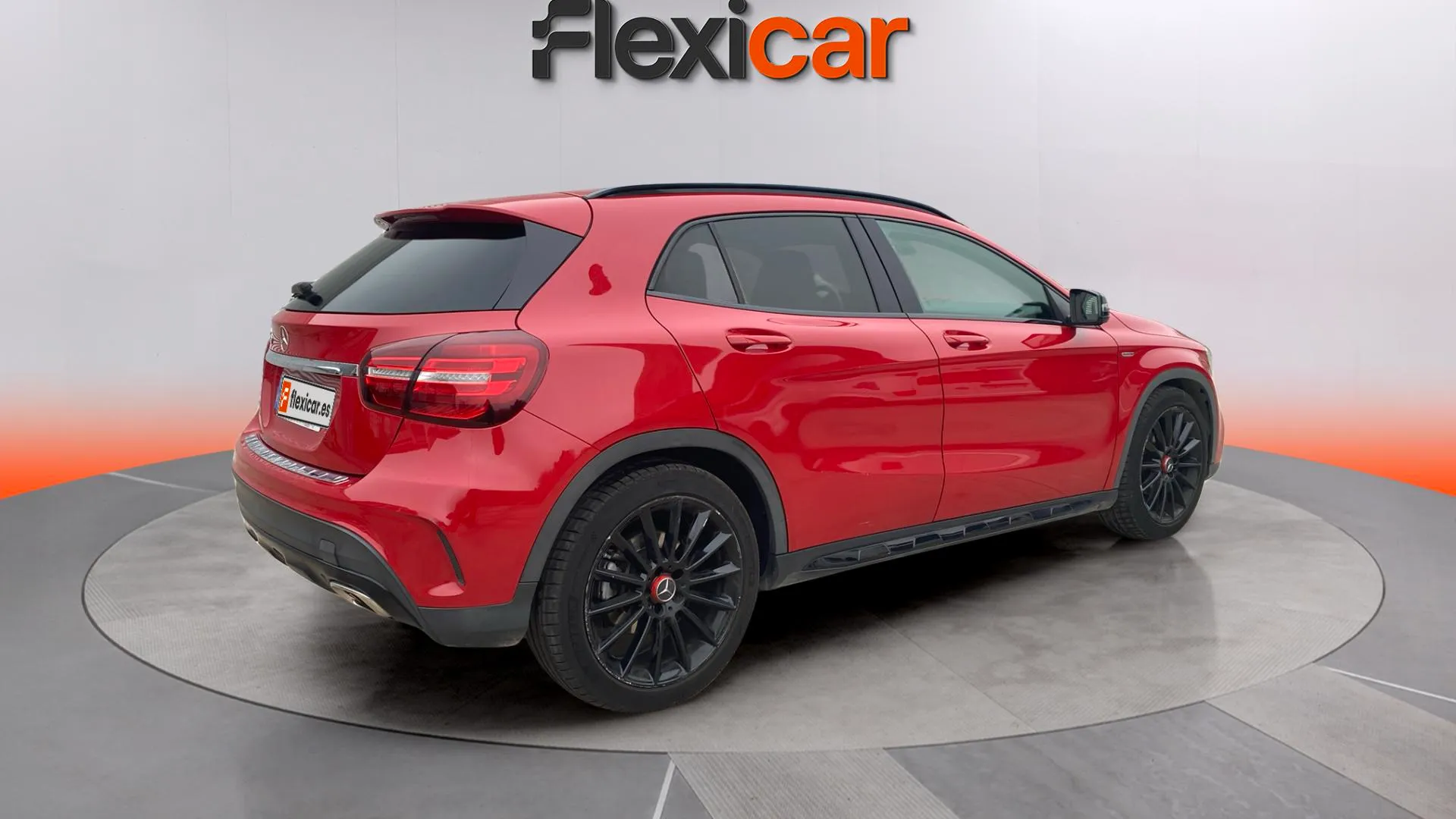 Mercedes-Benz GLA 180 - foto 6