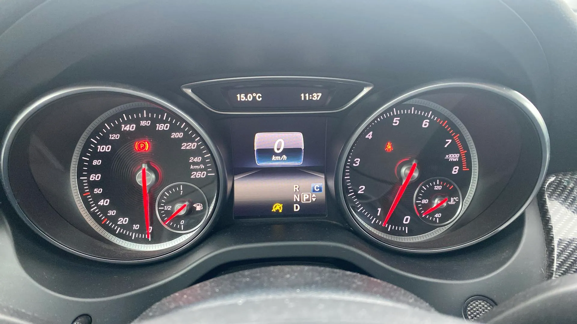Mercedes-Benz GLA 180 - foto 11