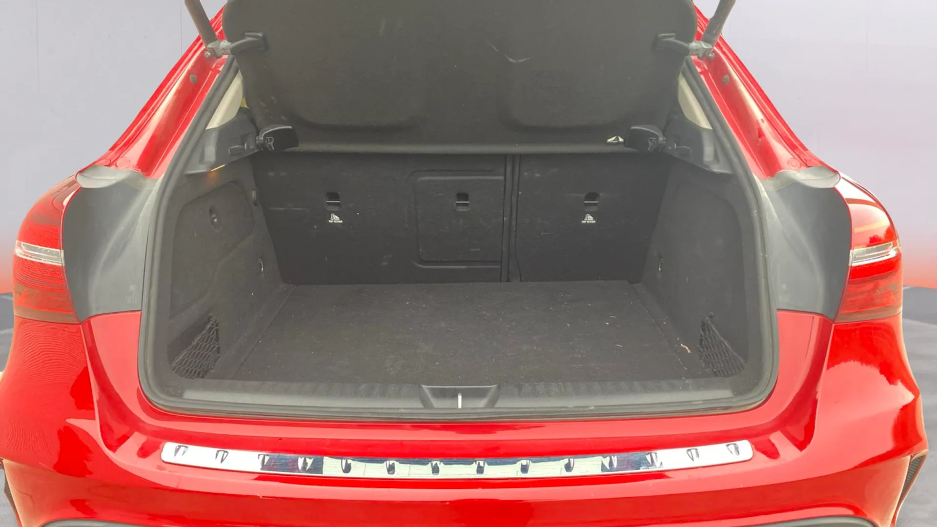 Mercedes-Benz GLA 180 - foto 24