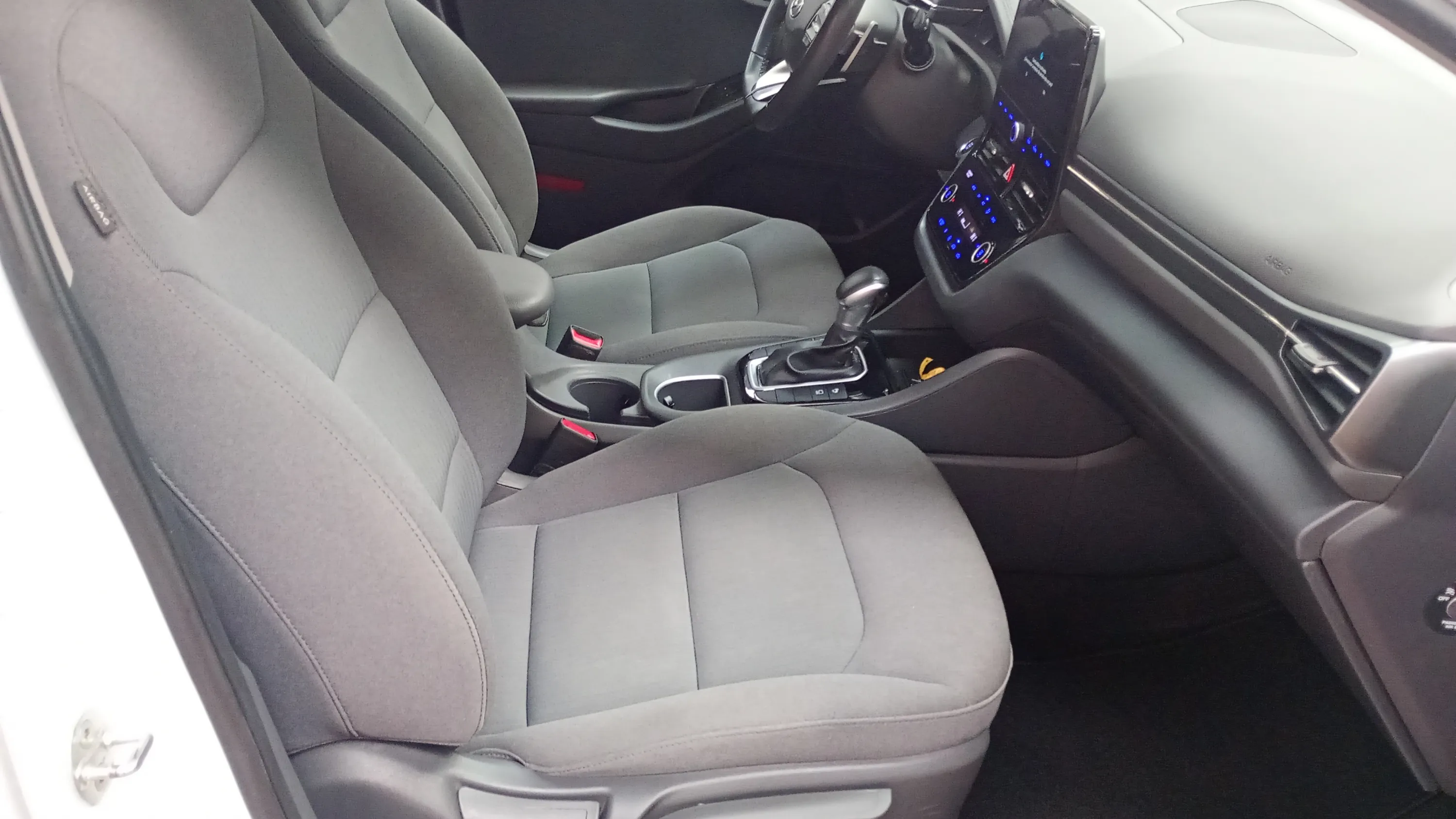 Hyundai Ioniq 1.6 GDI HEV Tecno DCT - foto 19