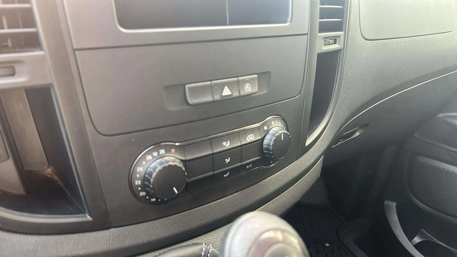 Mercedes-Benz Vito 110CDI furgón Base compacta - foto 22