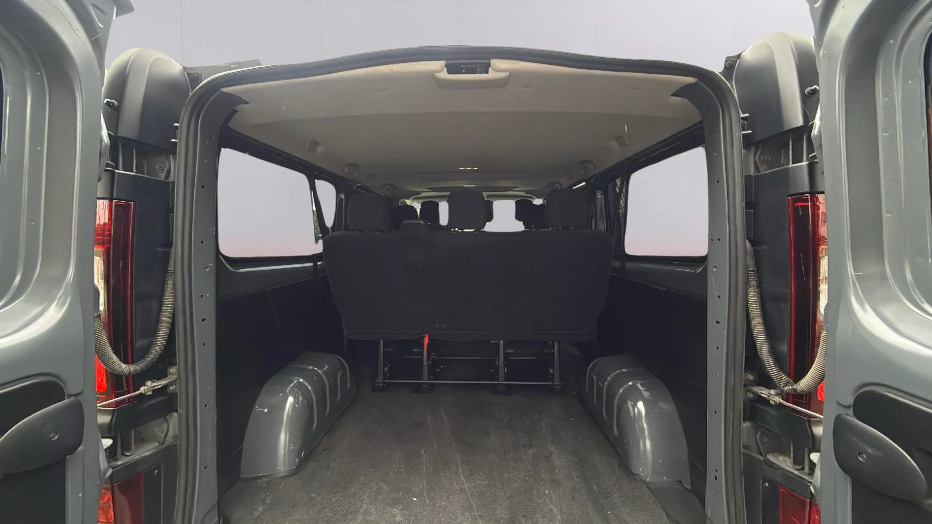 Nissan Primastar Combi 8 2.0dCi L1H1 1T N-Connecta - foto 16
