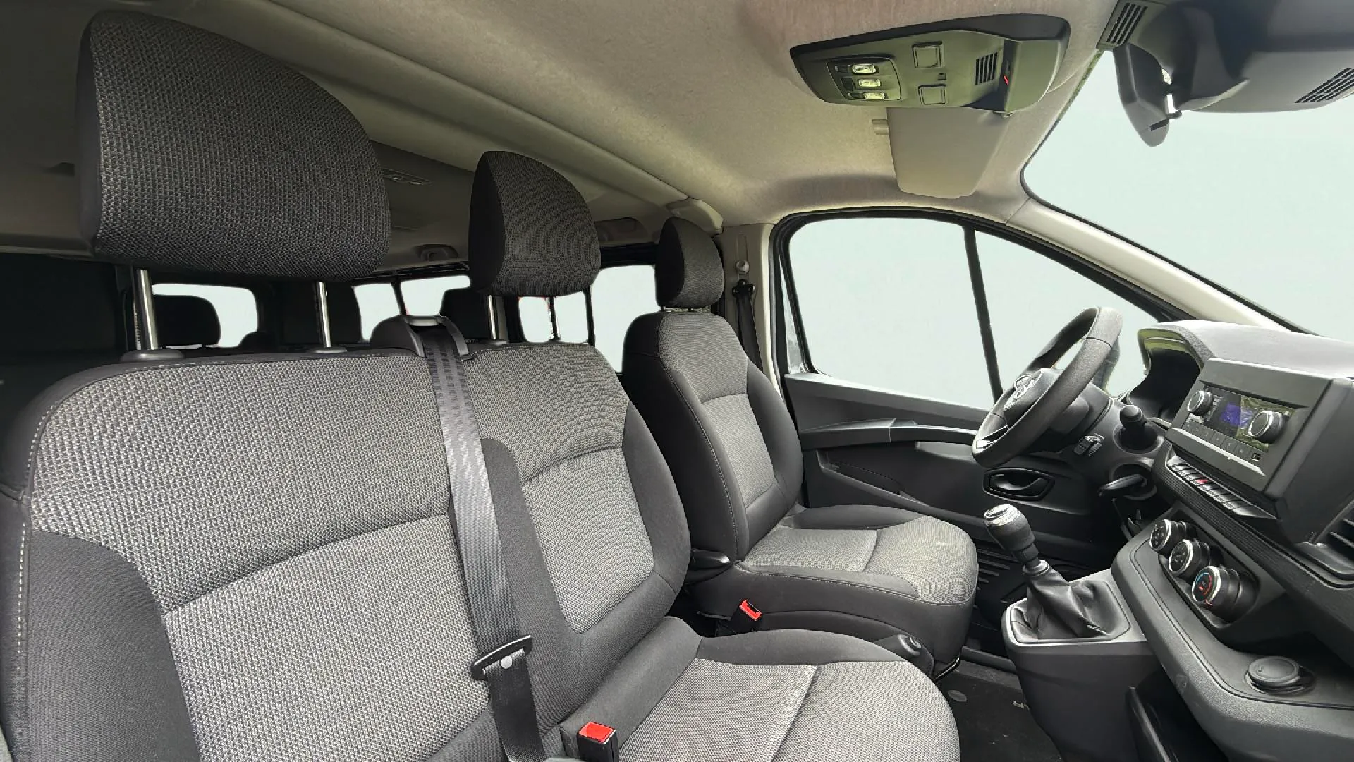 Nissan Primastar Combi 8 2.0dCi L1H1 1T N-Connecta - foto 11