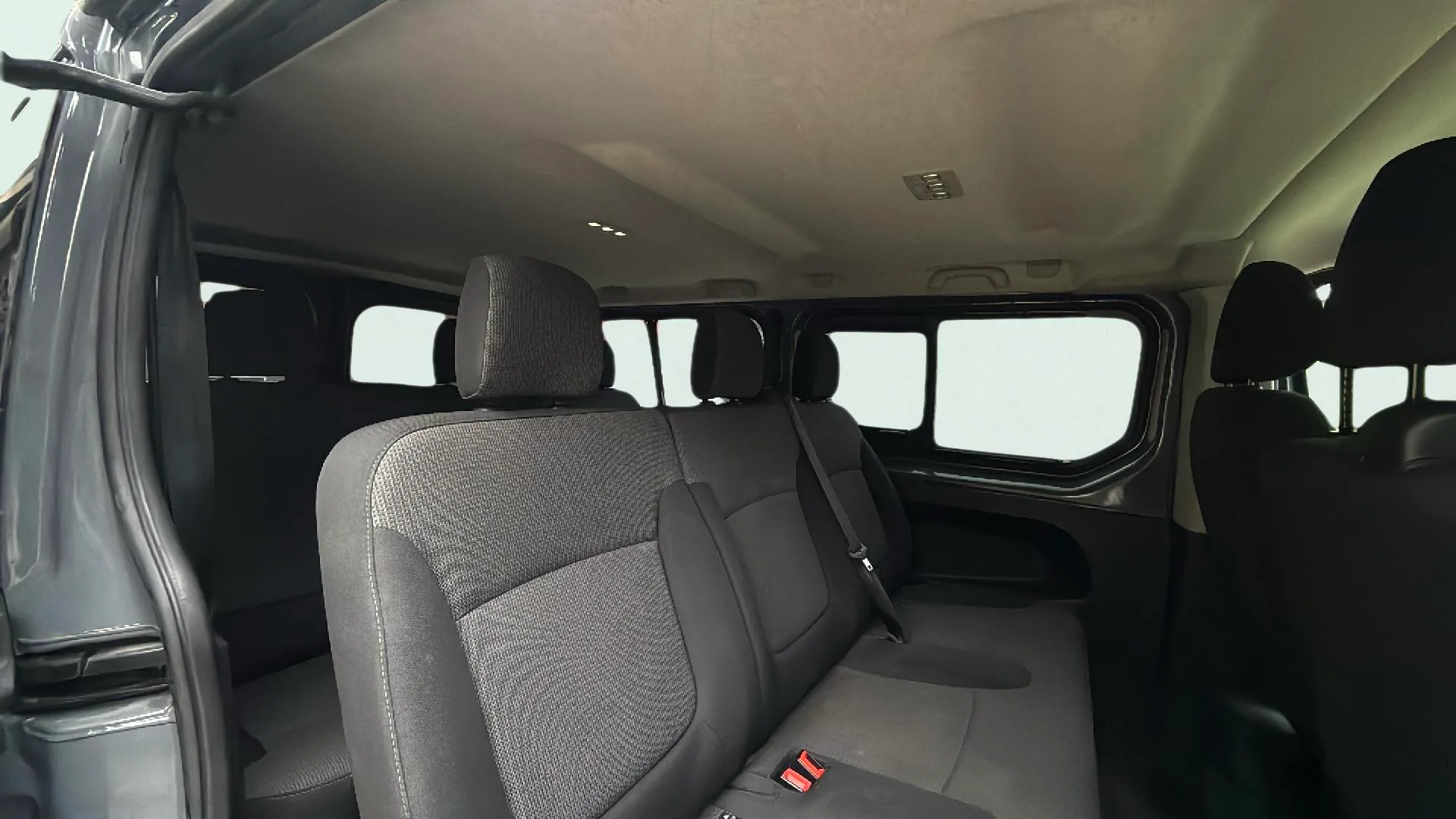 Nissan Primastar Combi 8 2.0dCi L1H1 1T N-Connecta - foto 12