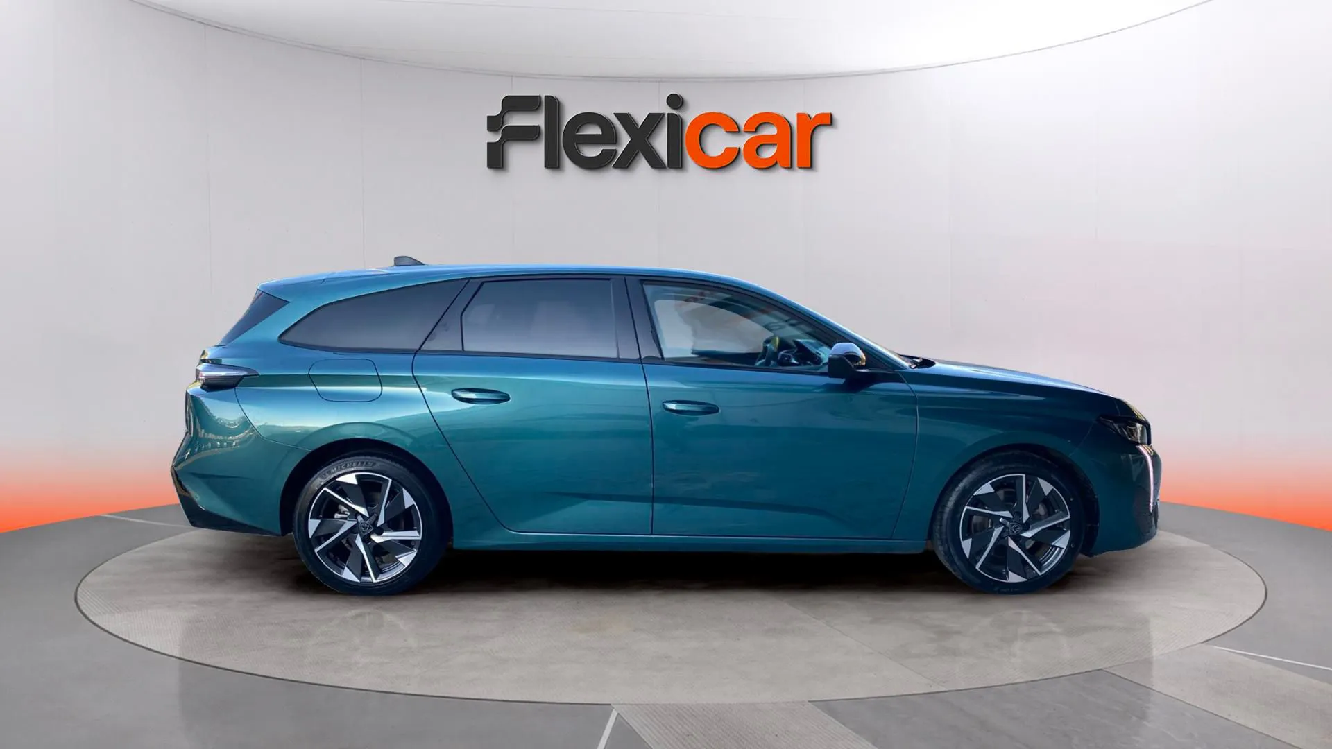 Peugeot 308 SW Allure Pack BlueHDi 130 EAT8 - foto 4