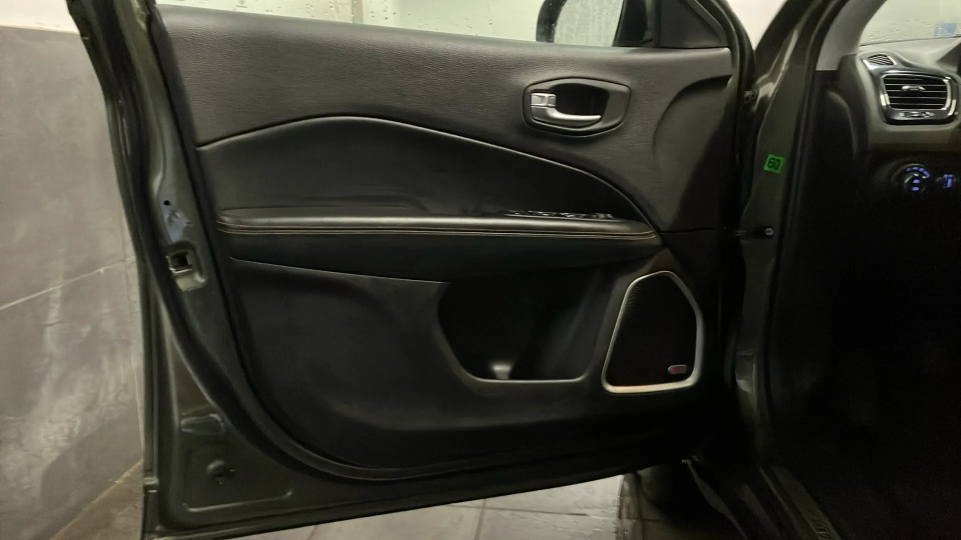 Jeep Compass 2.0 Mjet Limited 4x4 AD - foto 22