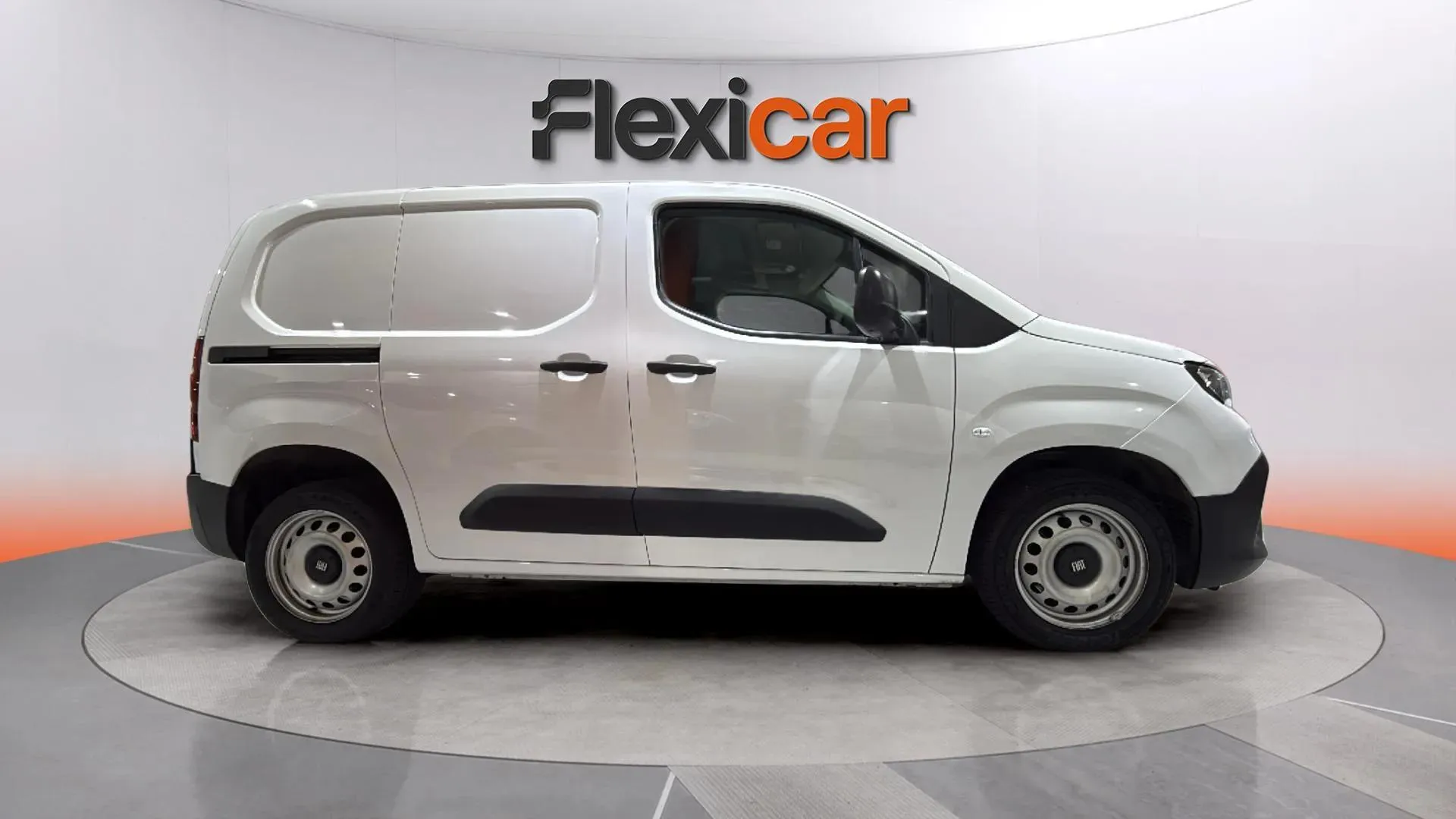 Fiat Doblò Furgón L1 BlueHDi 1.5 L 650KG - foto 4