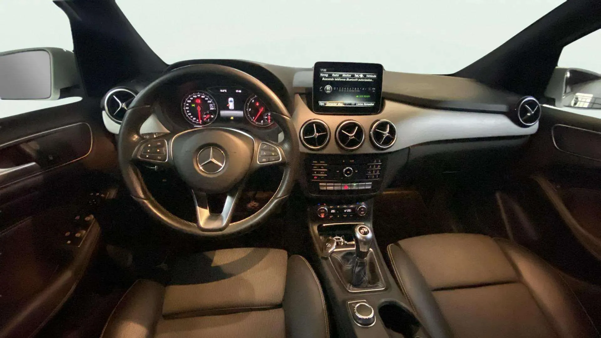 Mercedes-Benz Clase B B 200 d - foto 11