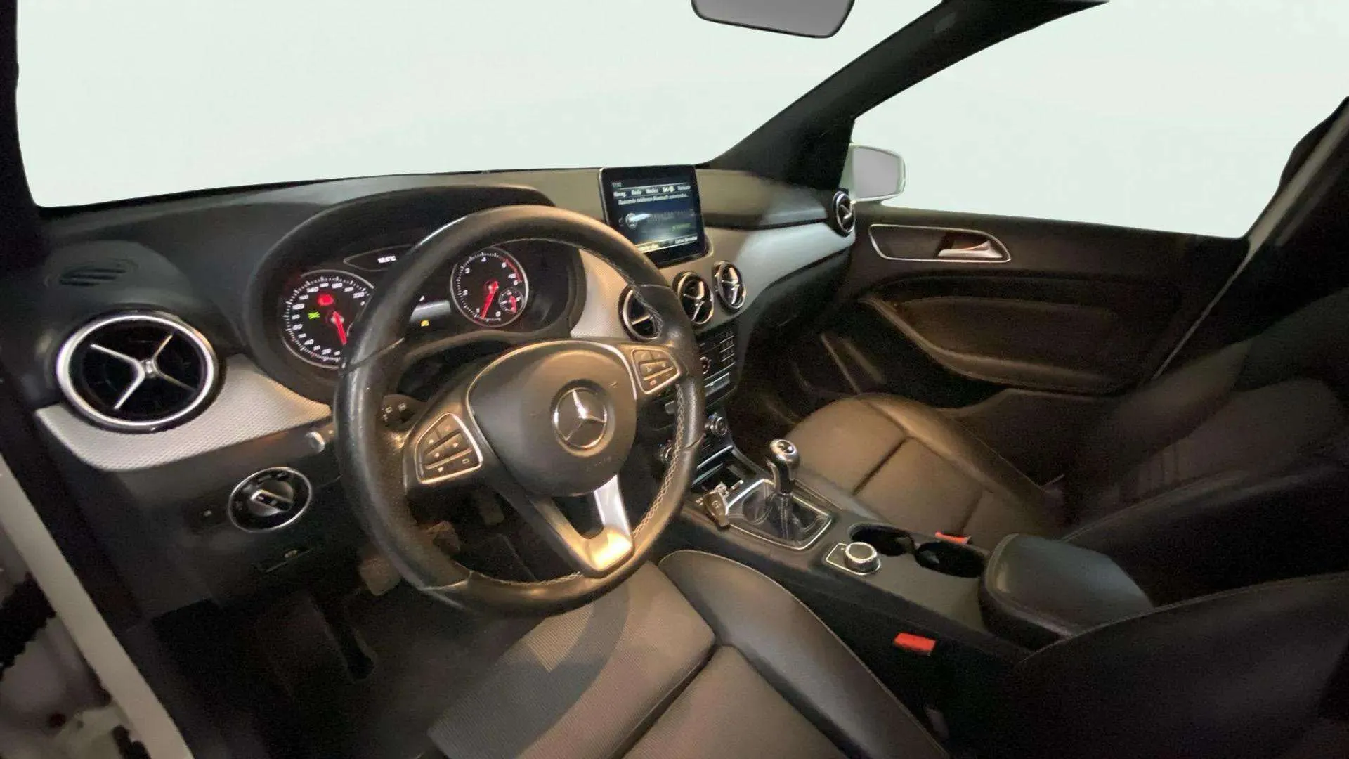 Mercedes-Benz Clase B B 200 d - foto 13