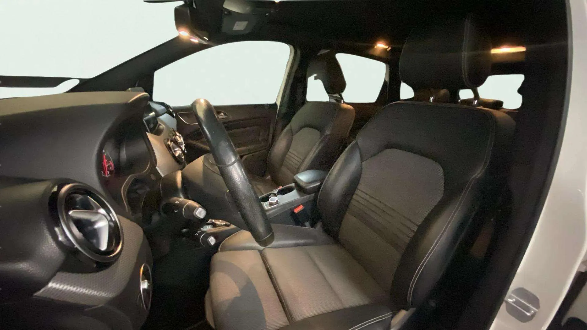 Mercedes-Benz Clase B B 200 d - foto 14